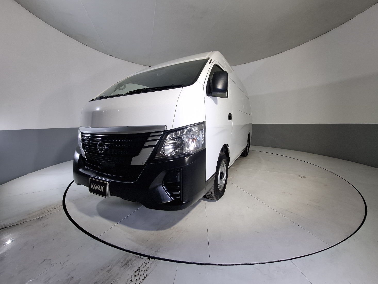 Nissan NV350 Urvan 2023
