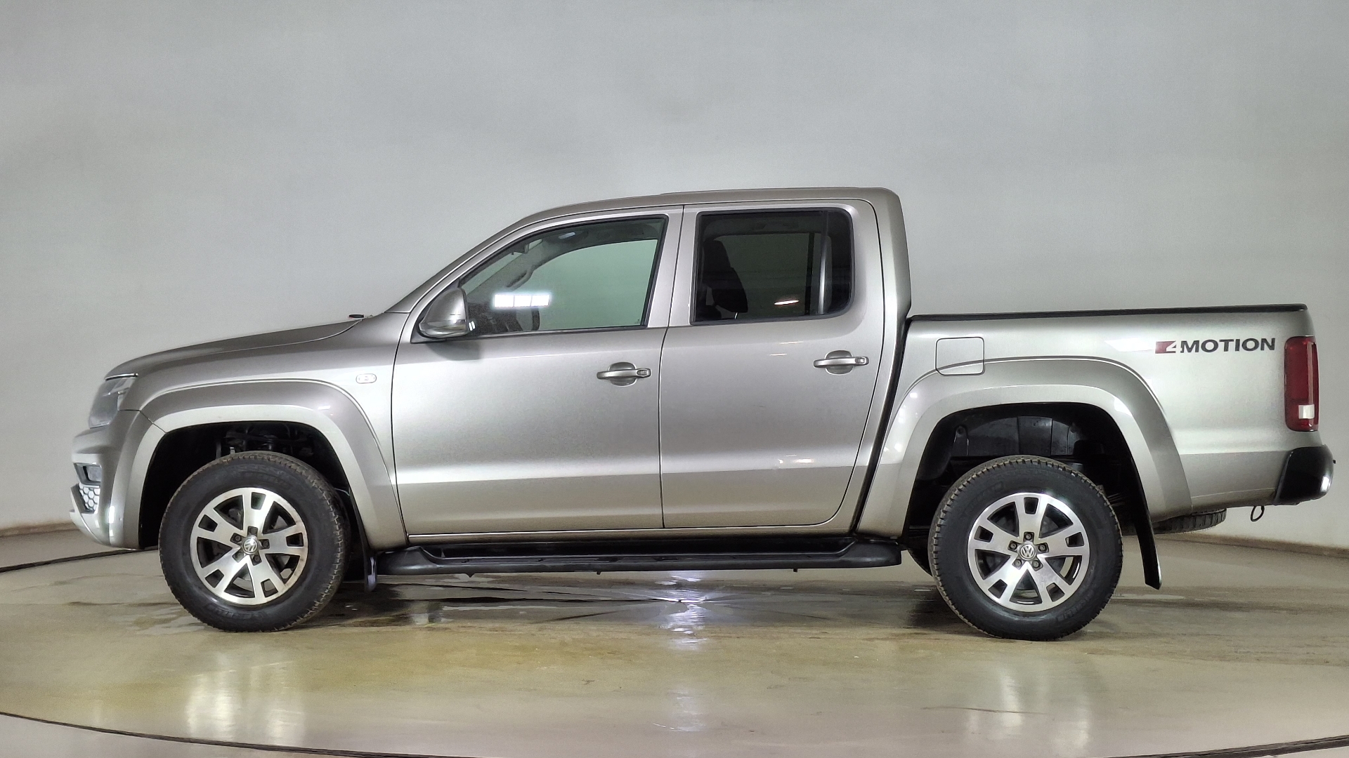 Volkswagen Amarok — foto 7 de 15