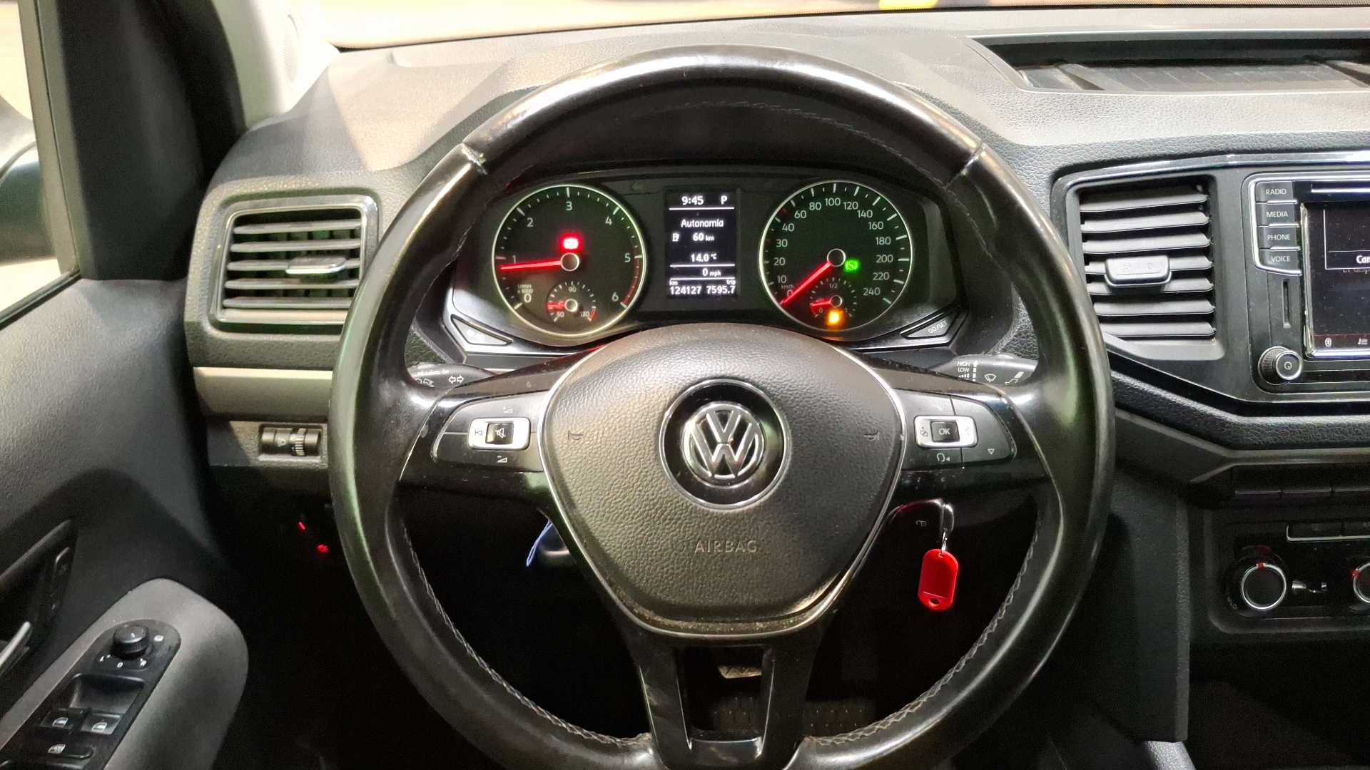 Volkswagen Amarok — foto 8 de 15