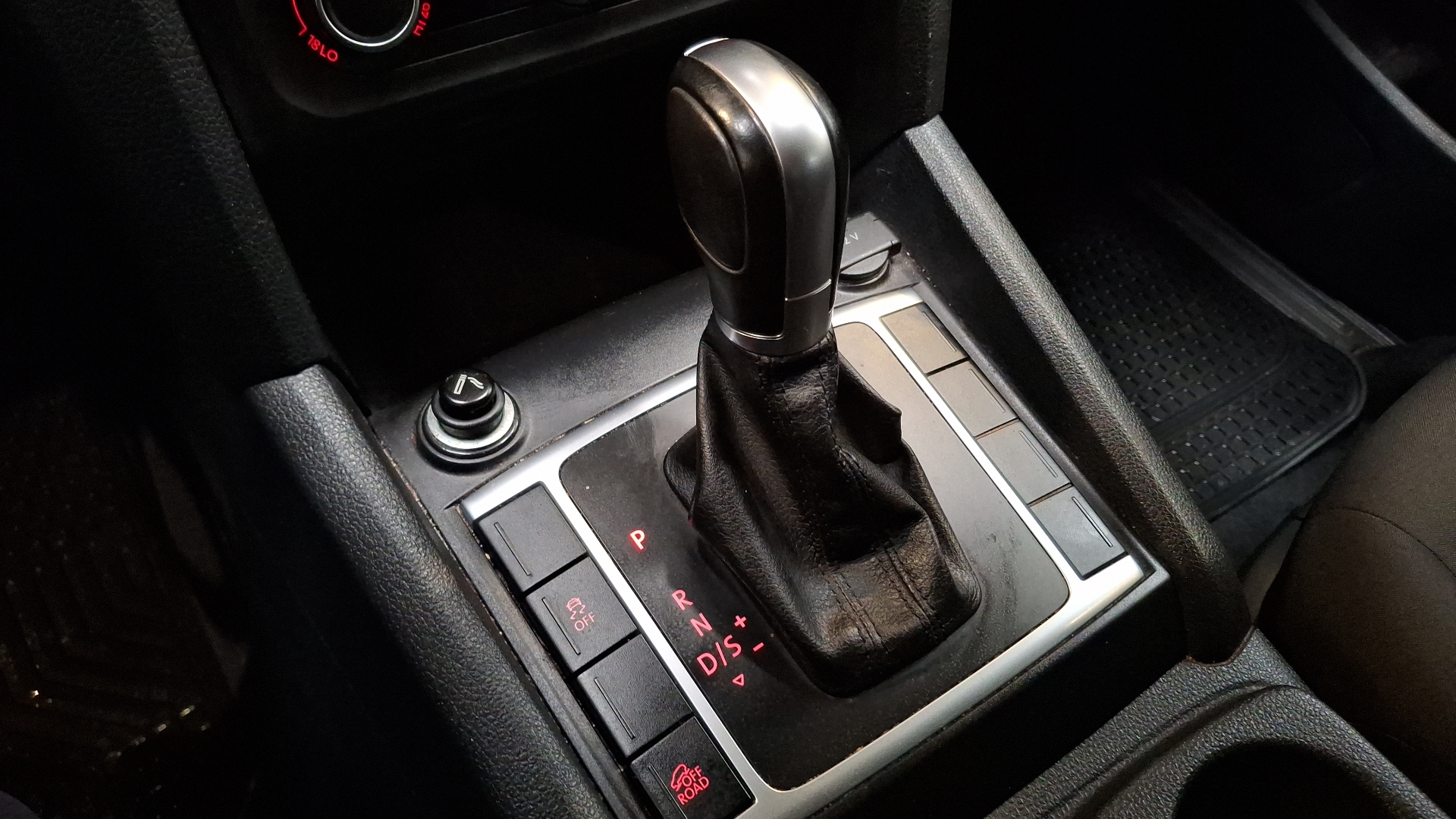 Volkswagen Amarok — foto 11 de 15