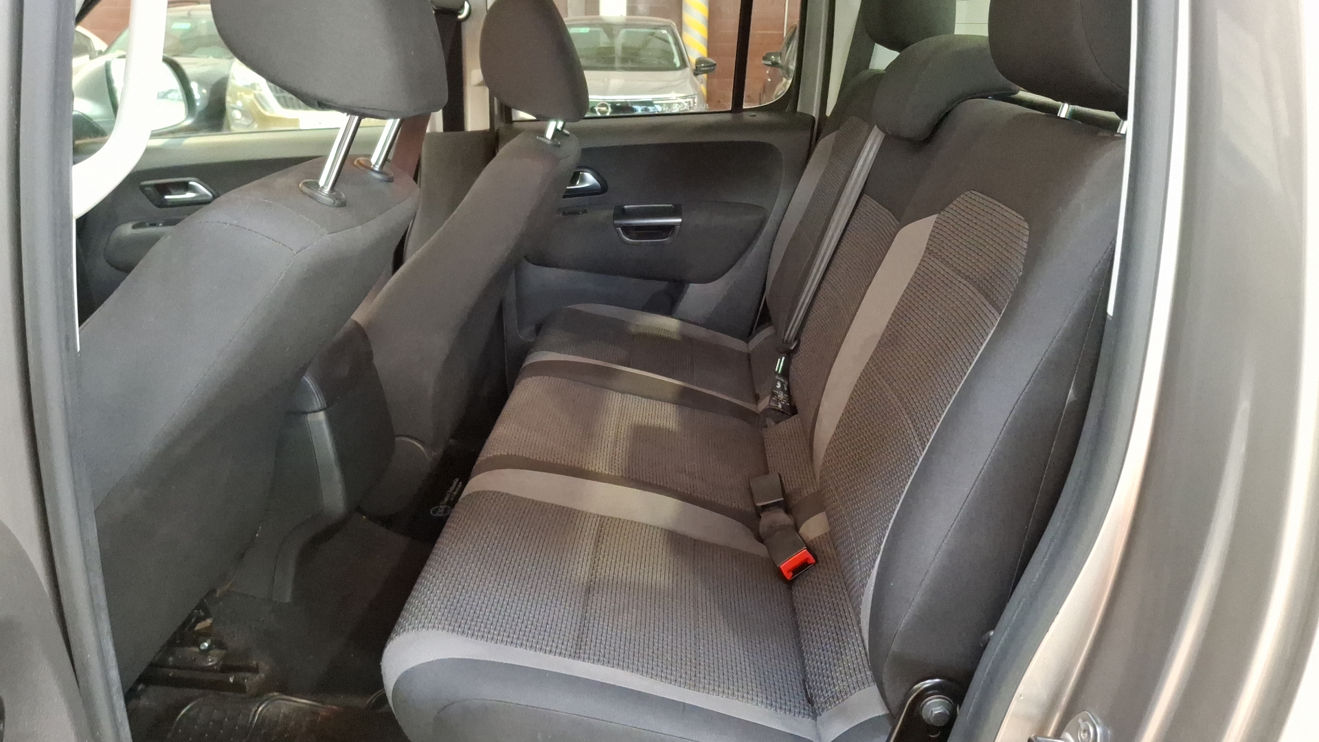 Volkswagen Amarok — foto 13 de 15