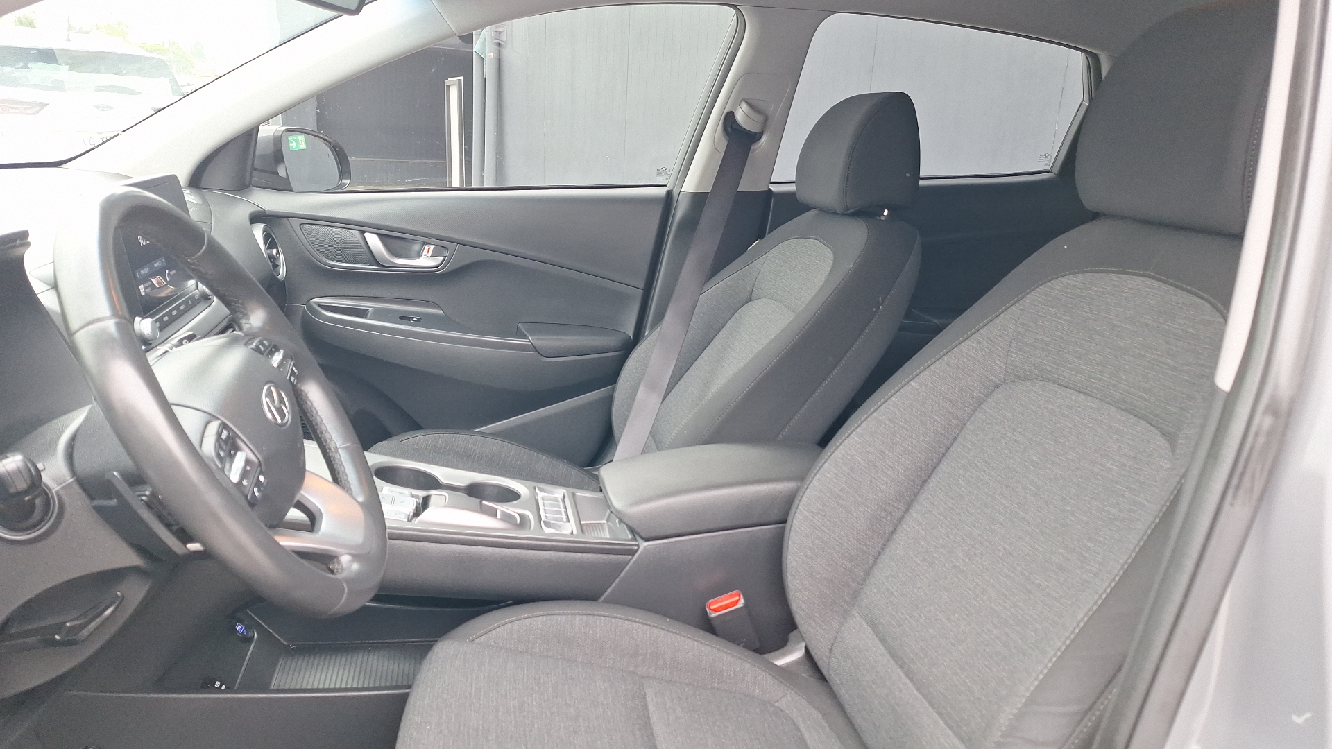Hyundai Kona — foto 14 de 15