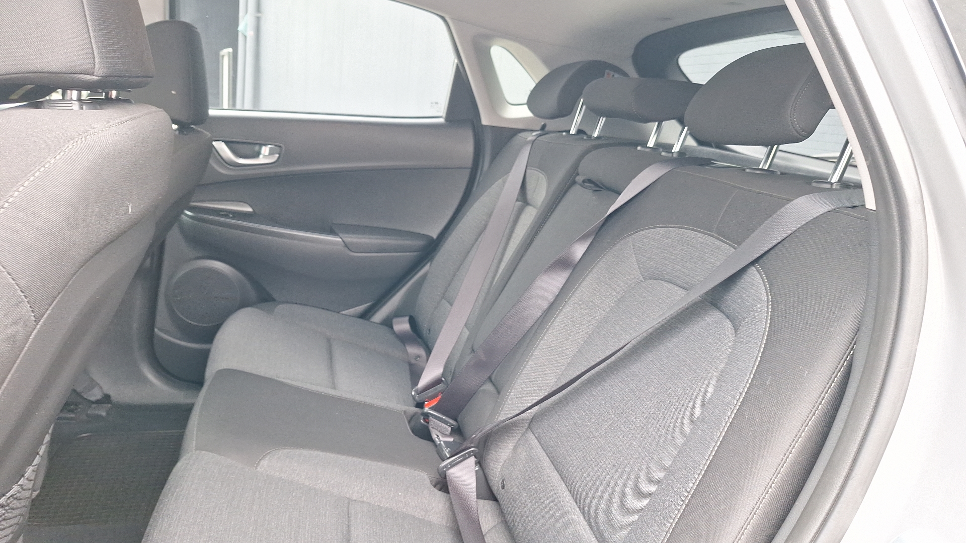 Hyundai Kona — foto 13 de 15