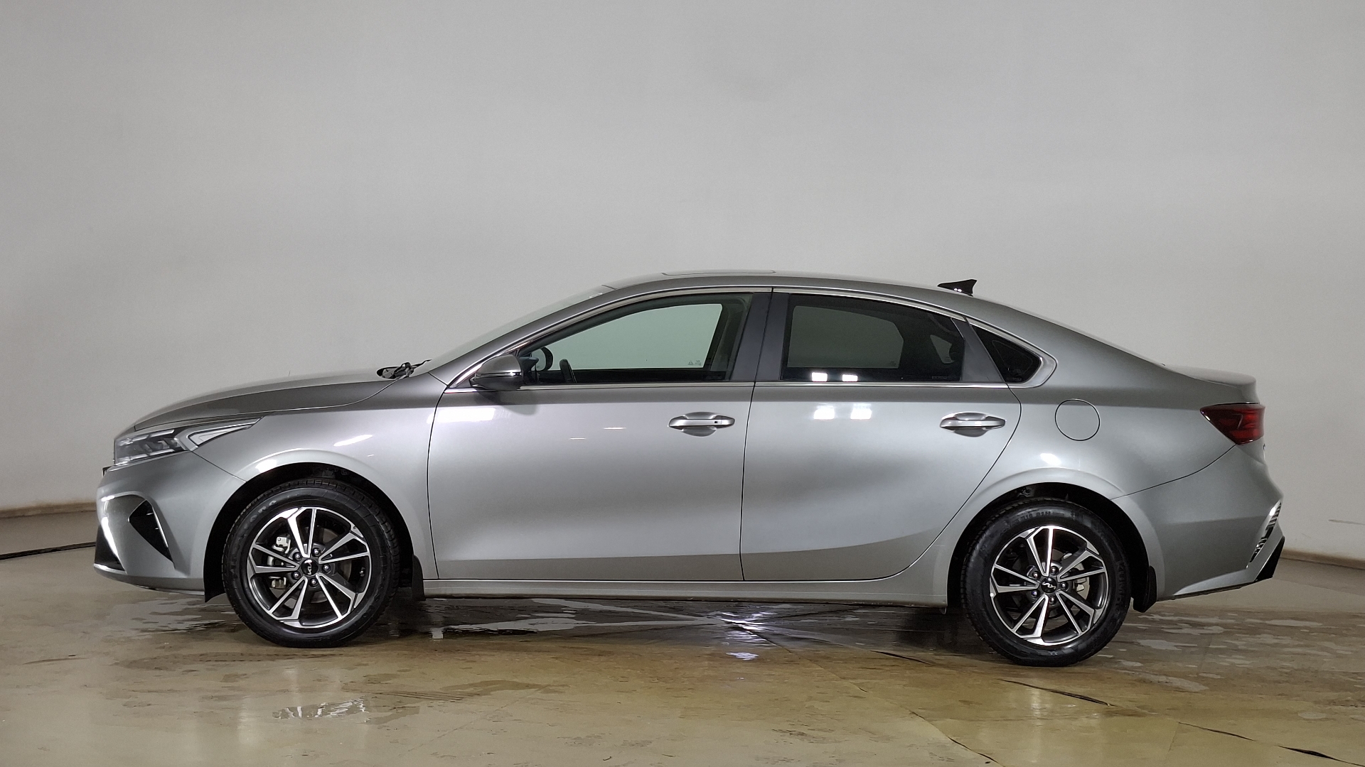 KIA Cerato — foto 7 de 17