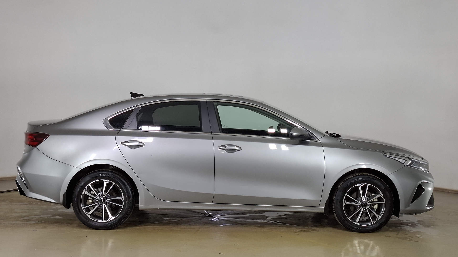 KIA Cerato — foto 4 de 17