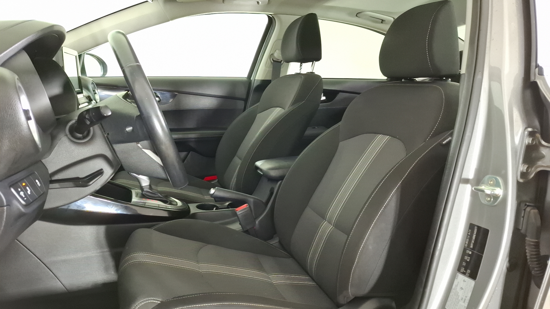 KIA Cerato — foto 14 de 17