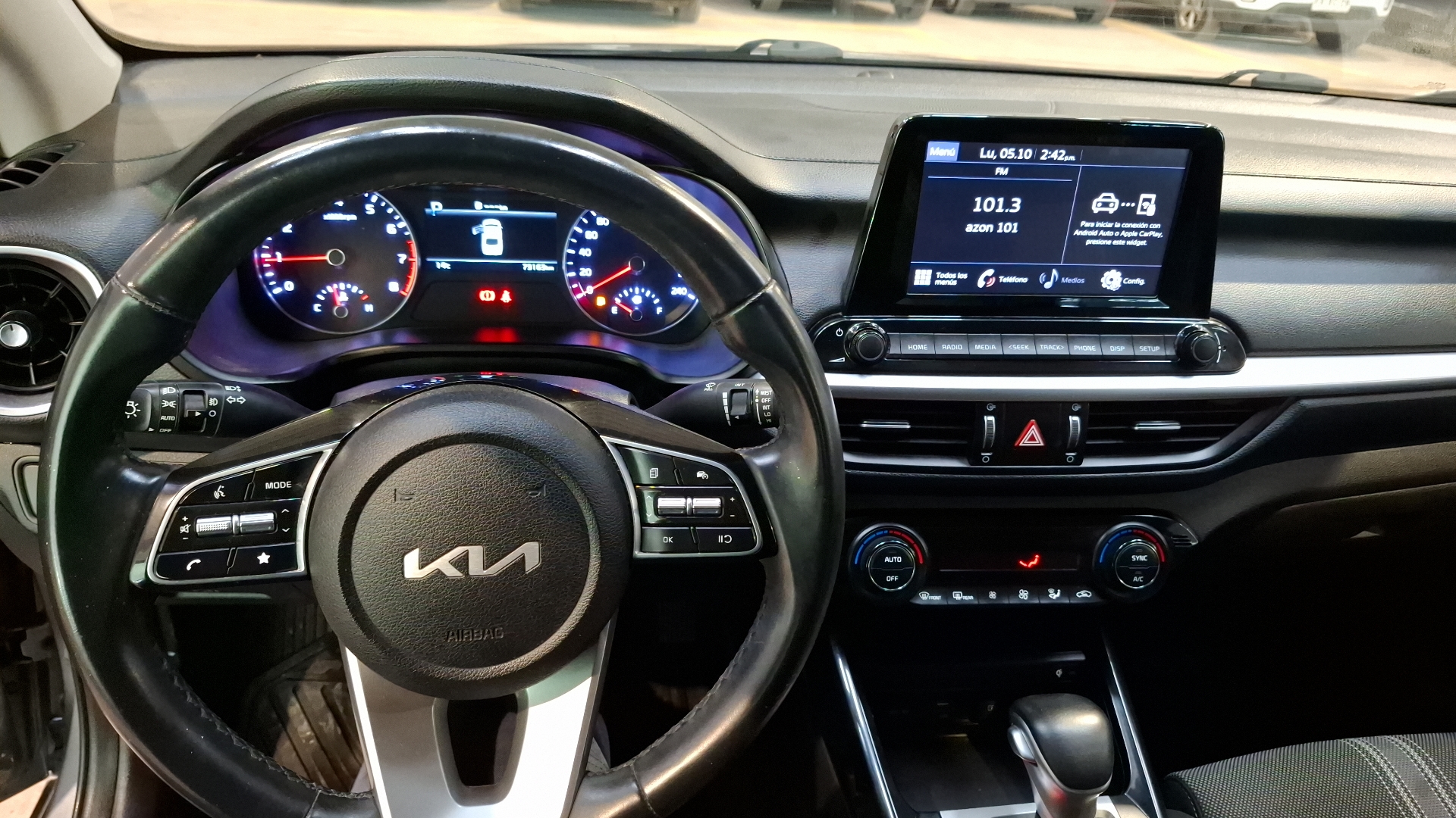 KIA Cerato — foto 8 de 17