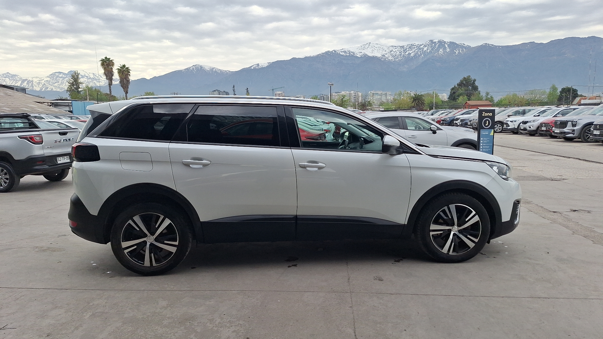 Peugeot 5008 — foto 5 de 16