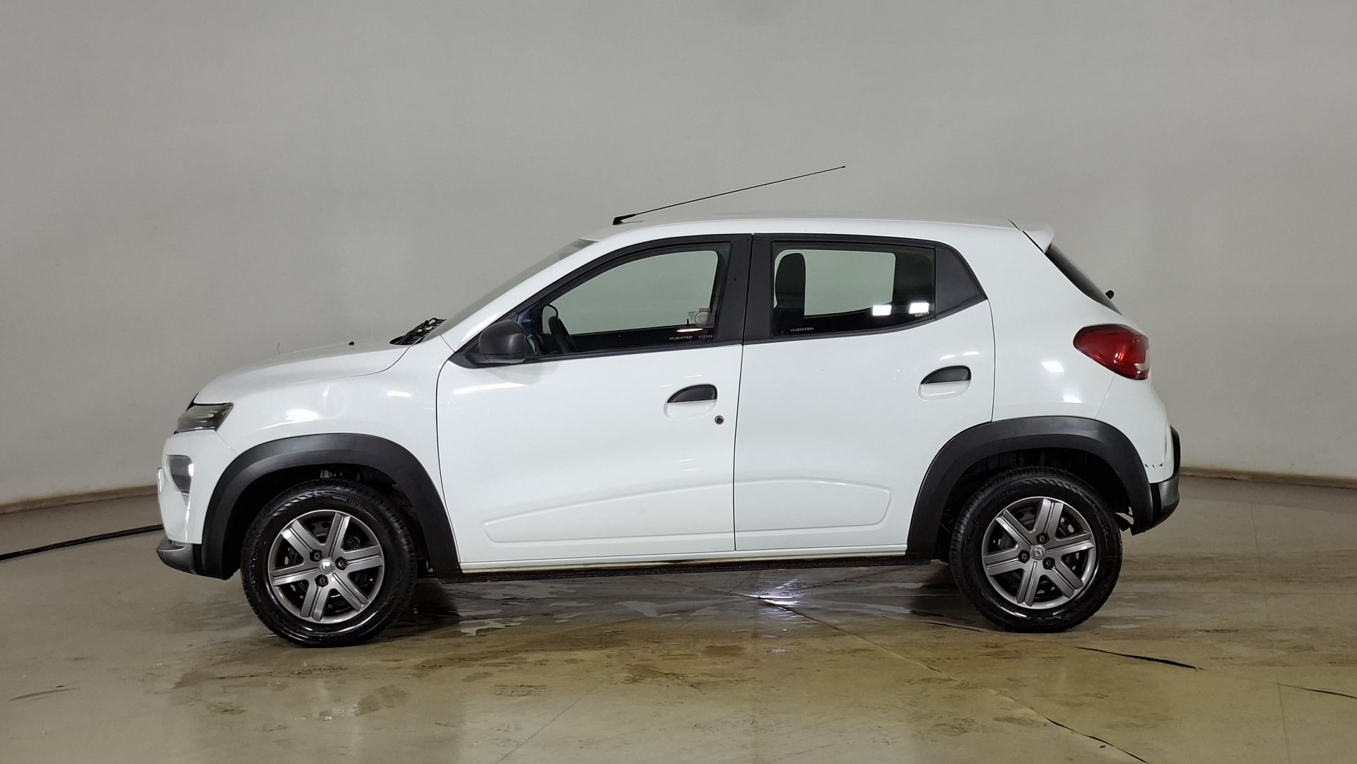 Renault Kwid — foto 7 de 15