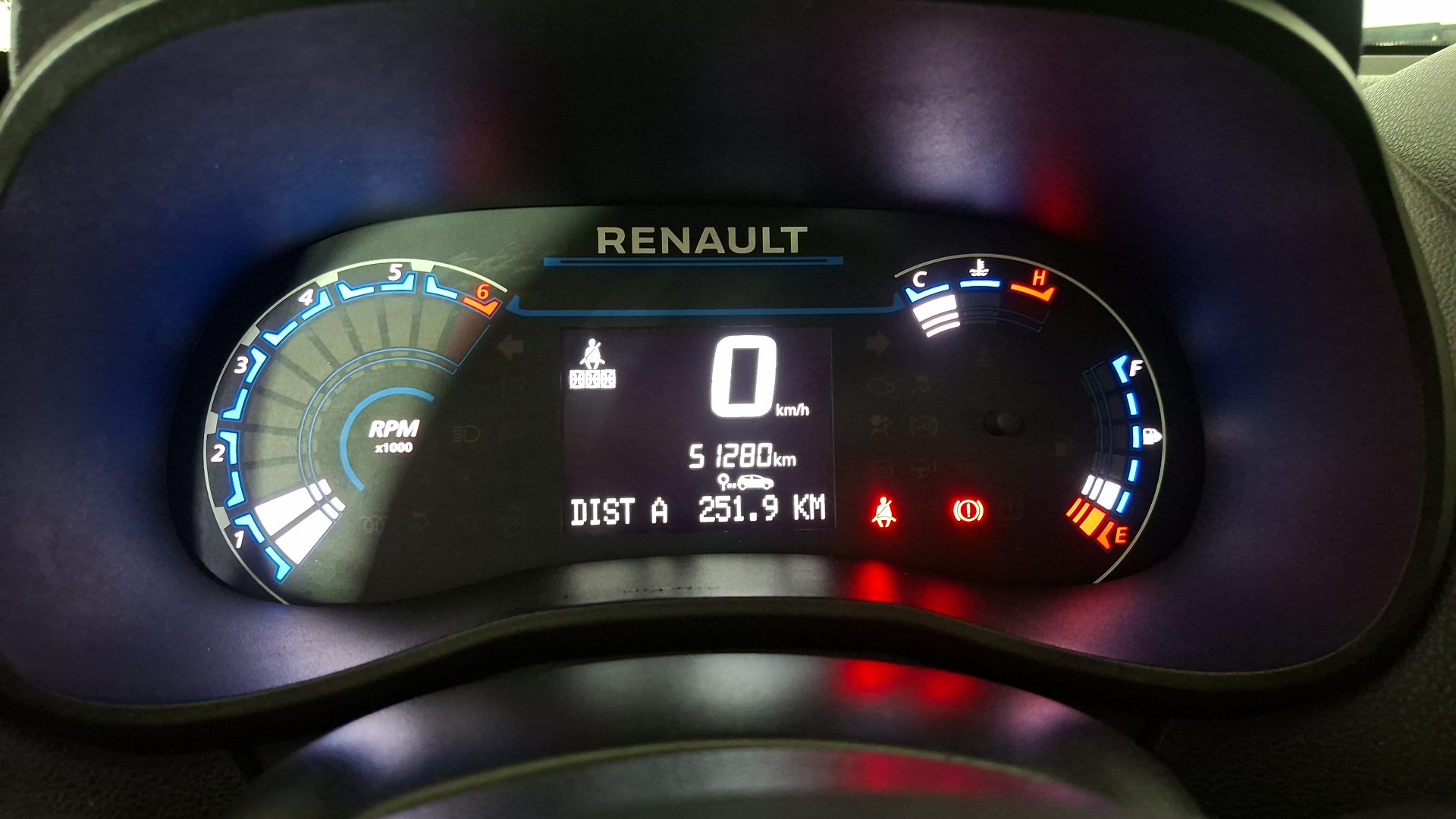 Renault Kwid — foto 9 de 15