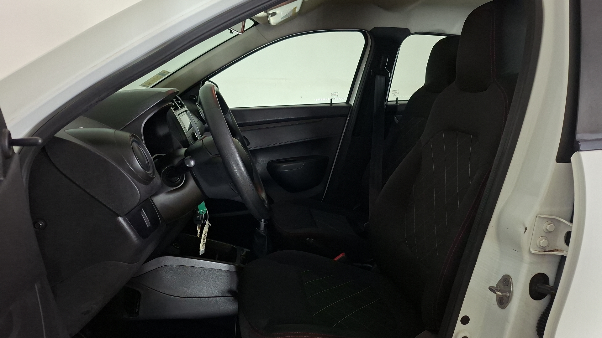 Renault Kwid — foto 12 de 15