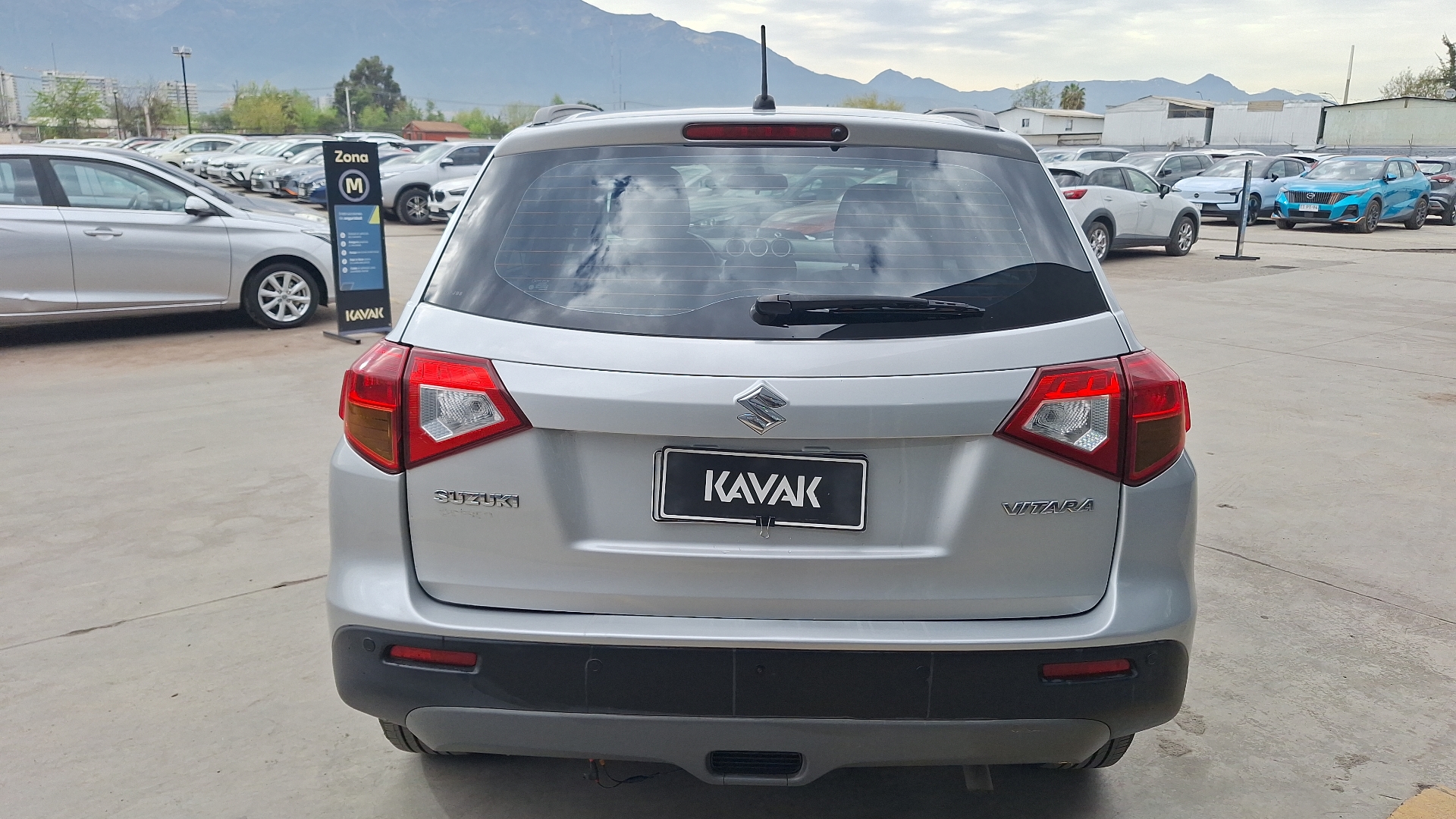Suzuki Vitara — foto 3 de 14