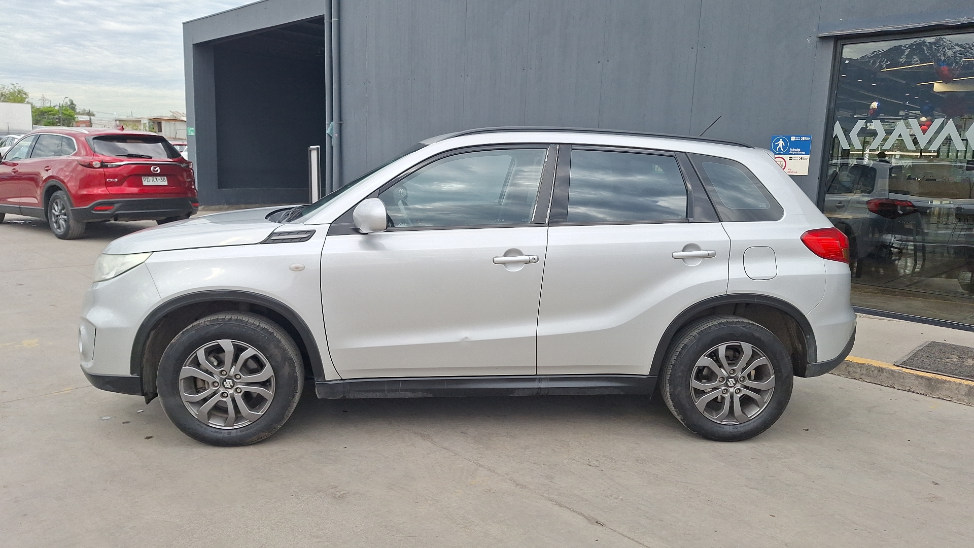 Suzuki Vitara — foto 2 de 14