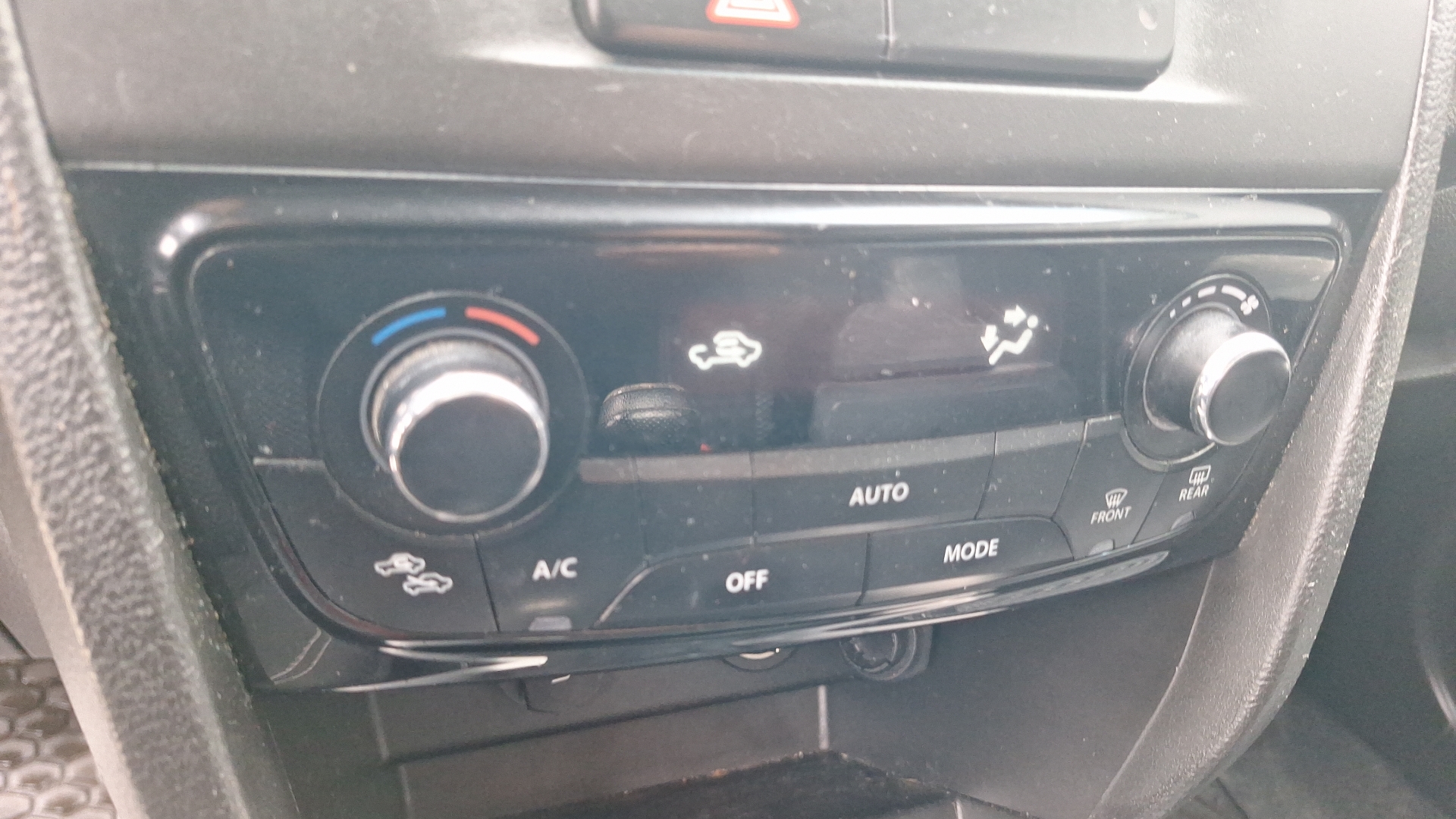 Suzuki Vitara — foto 14 de 14