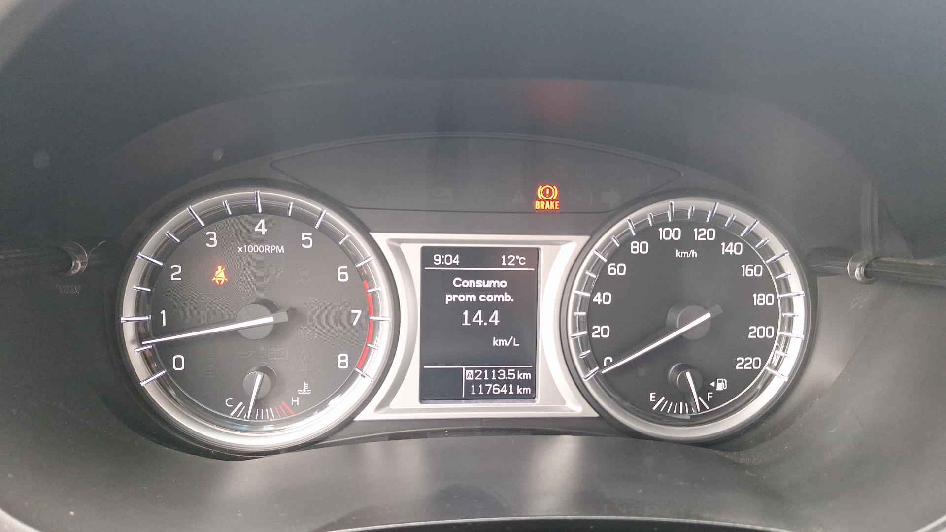 Suzuki Vitara — foto 9 de 14