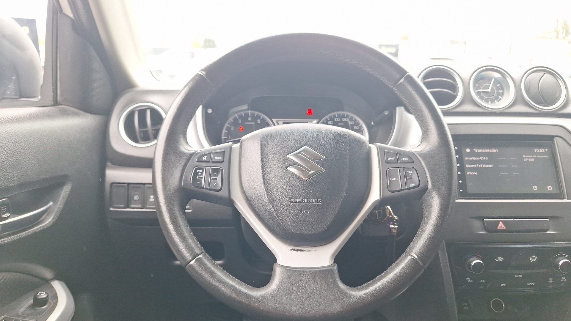 Suzuki Vitara — foto 8 de 14