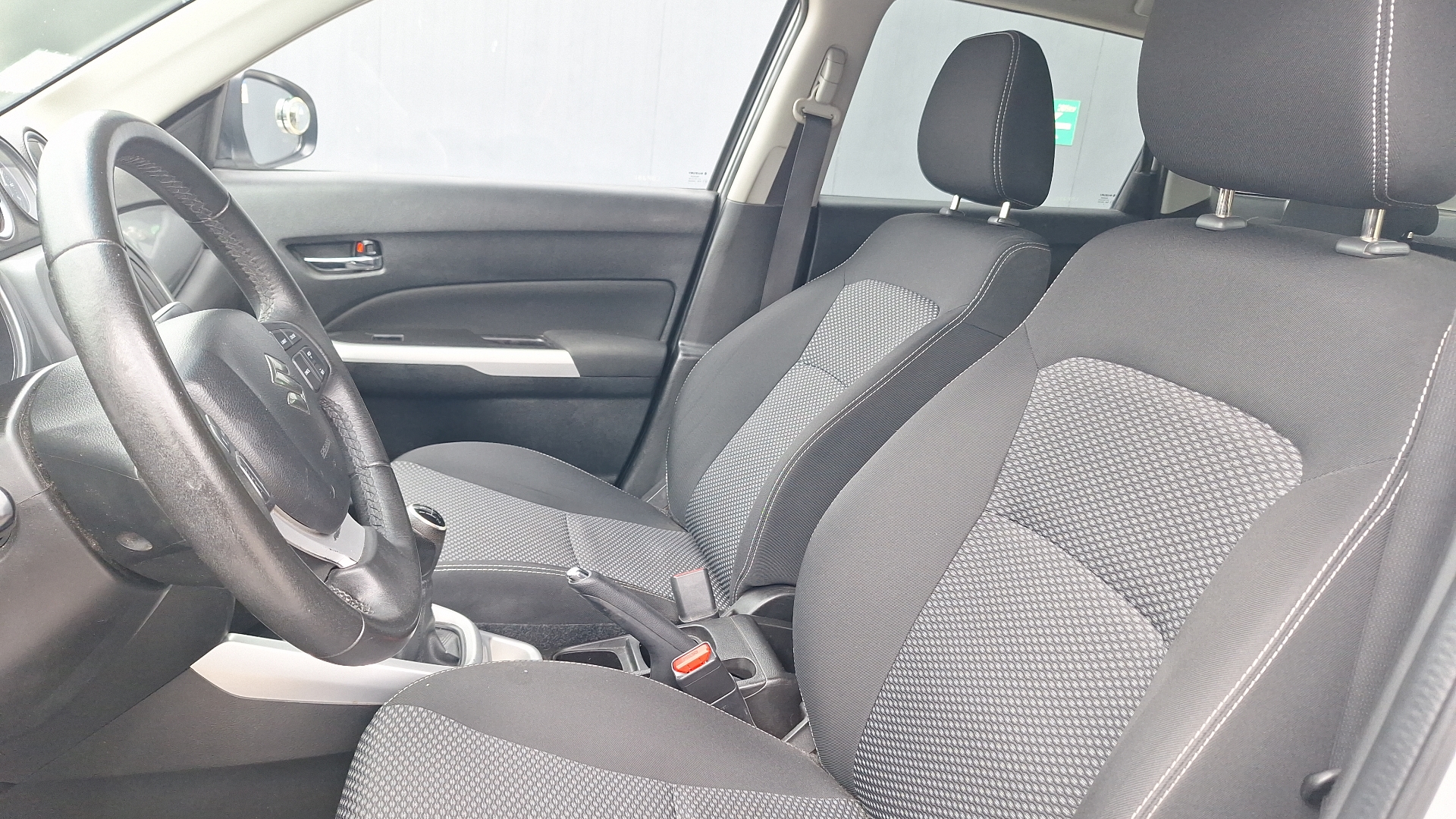 Suzuki Vitara — foto 13 de 14