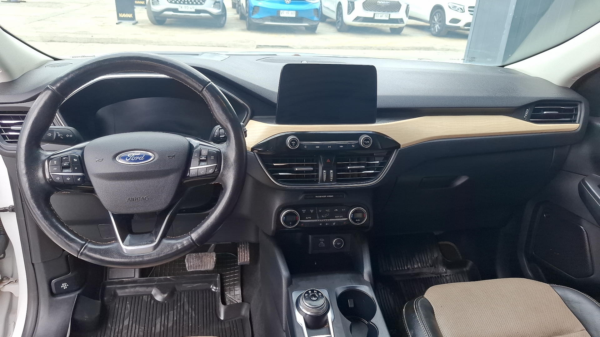 Ford Escape — foto 6 de 16