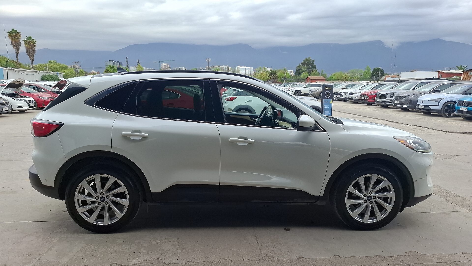 Ford Escape — foto 5 de 16