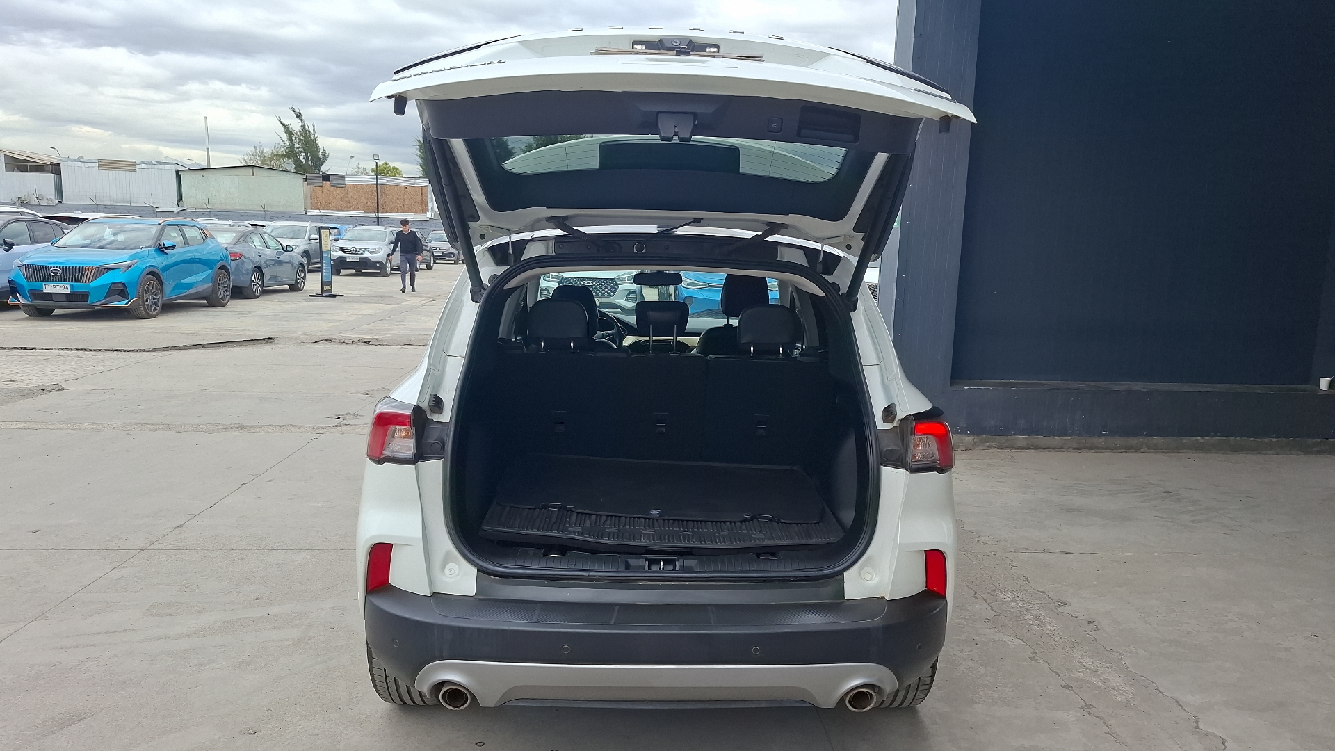 Ford Escape — foto 4 de 16