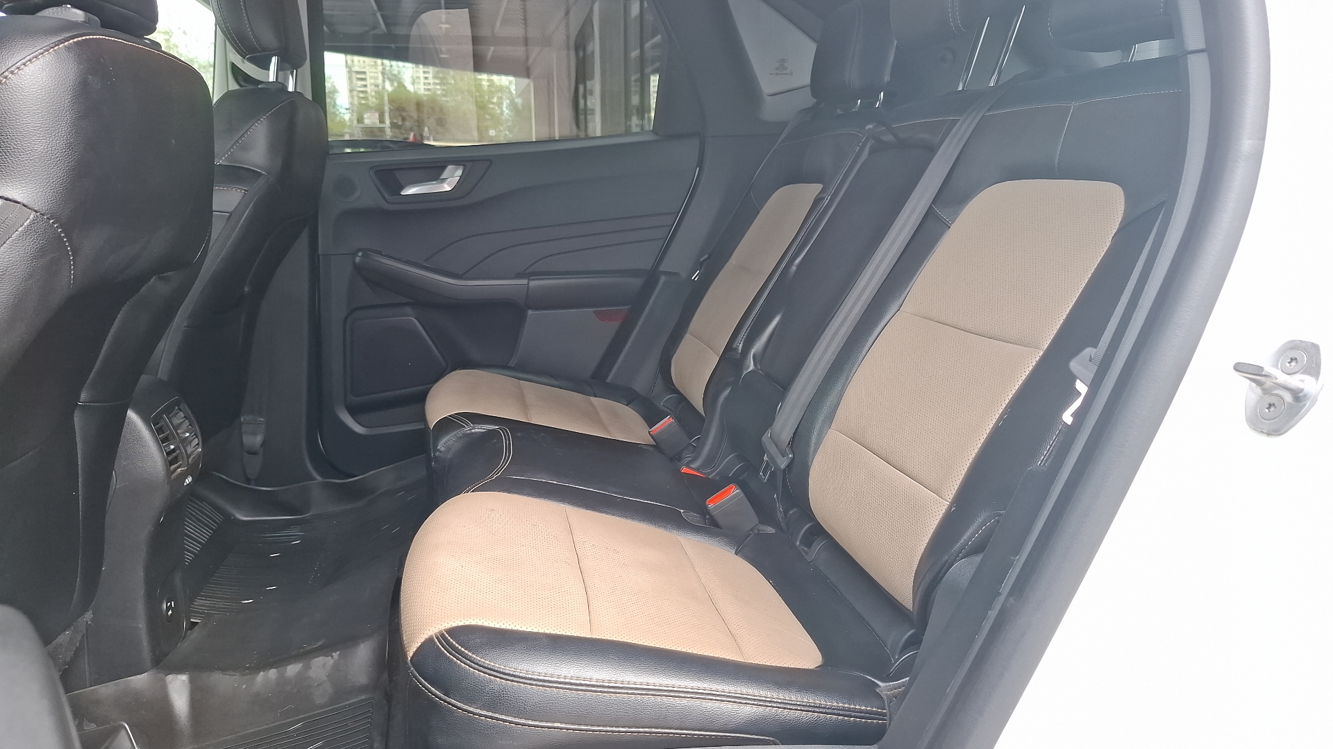 Ford Escape — foto 15 de 16