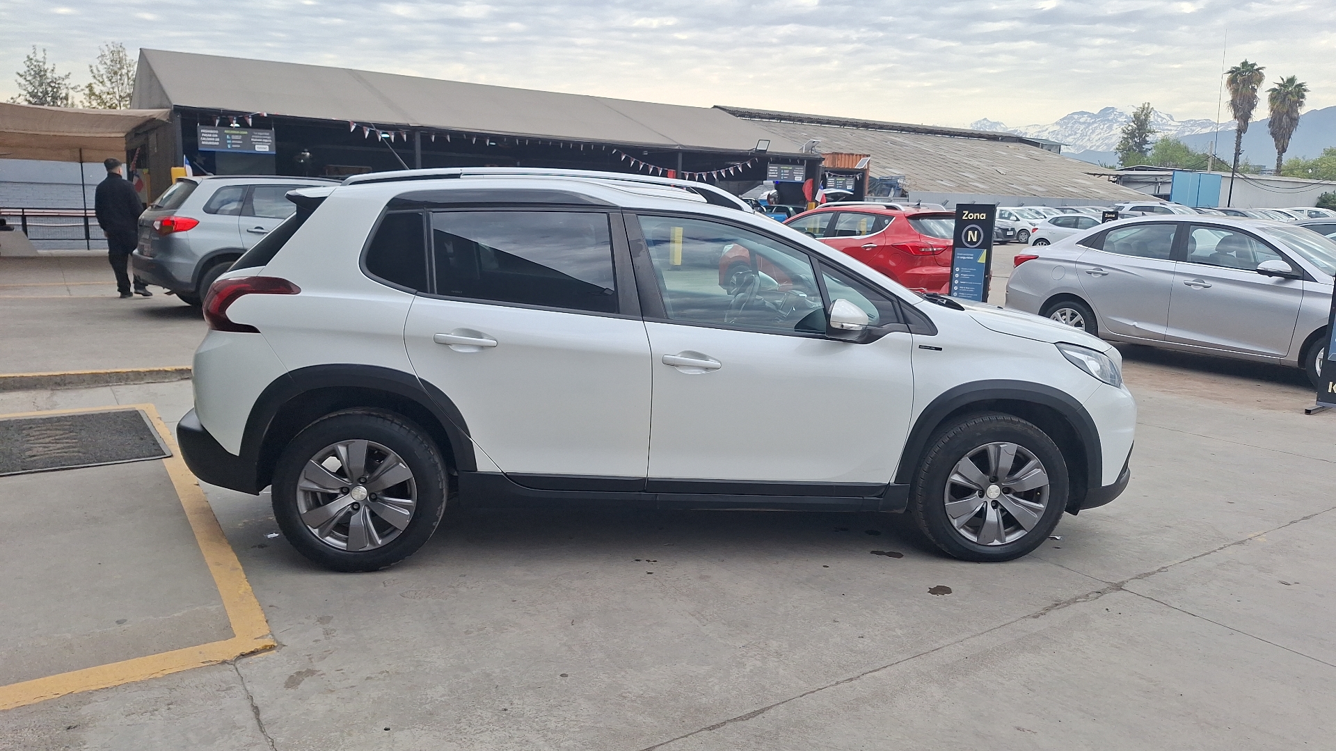 Peugeot 2008 — foto 5 de 15