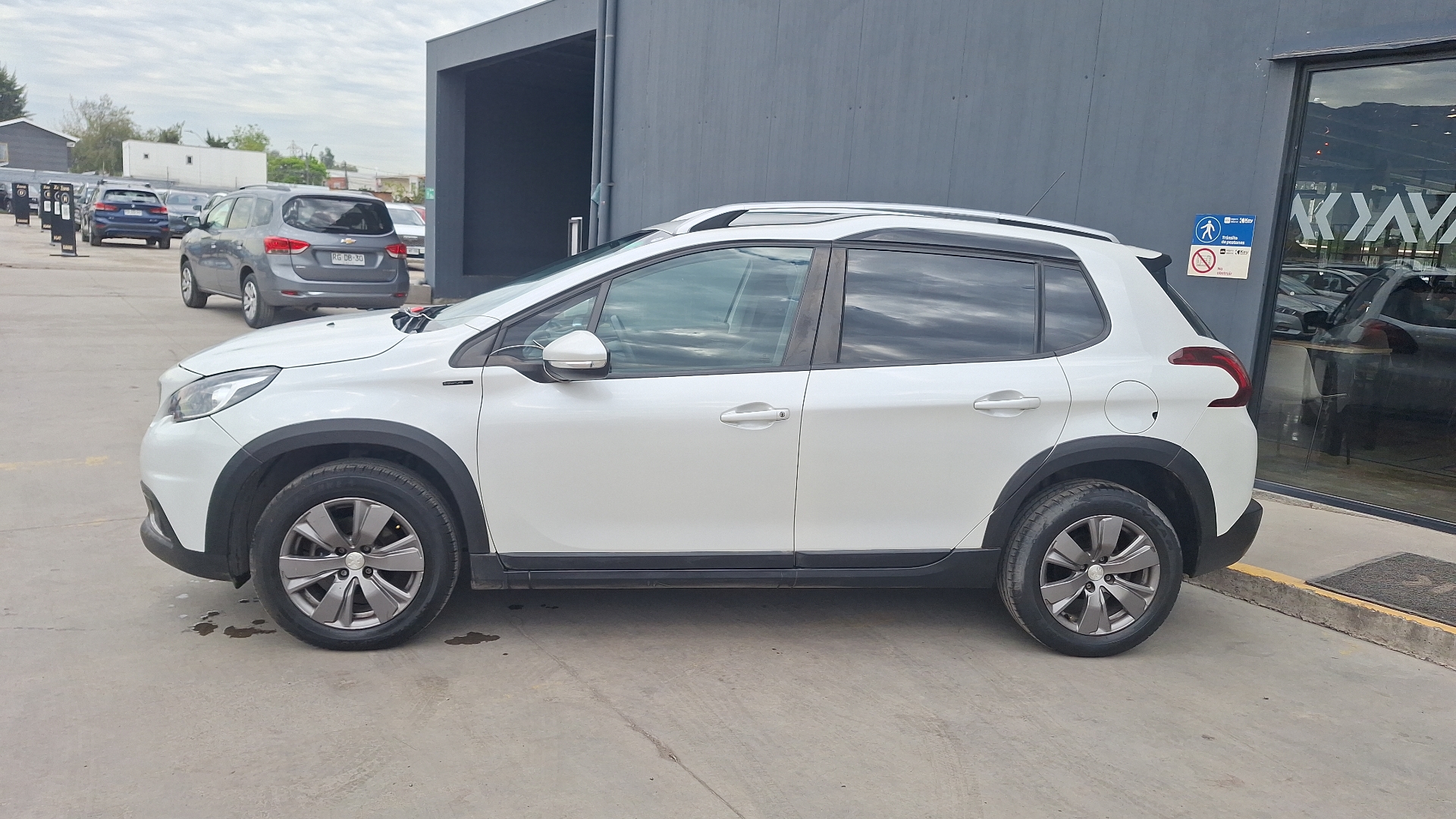 Peugeot 2008 — foto 2 de 15