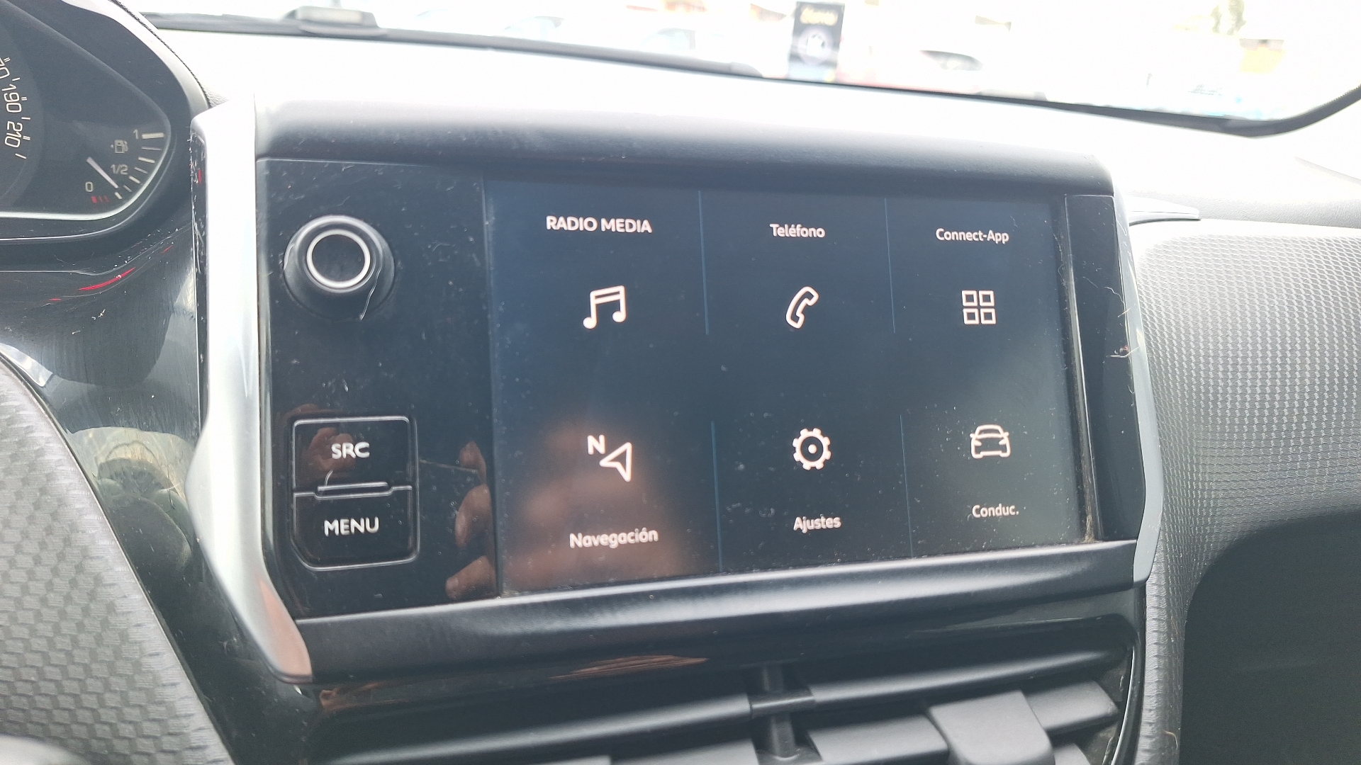 Peugeot 2008 — foto 10 de 15