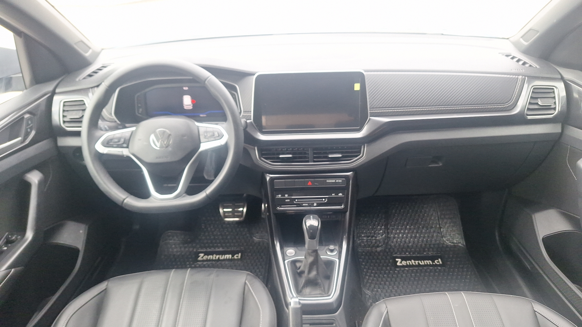 Volkswagen T-Cross — foto 6 de 15