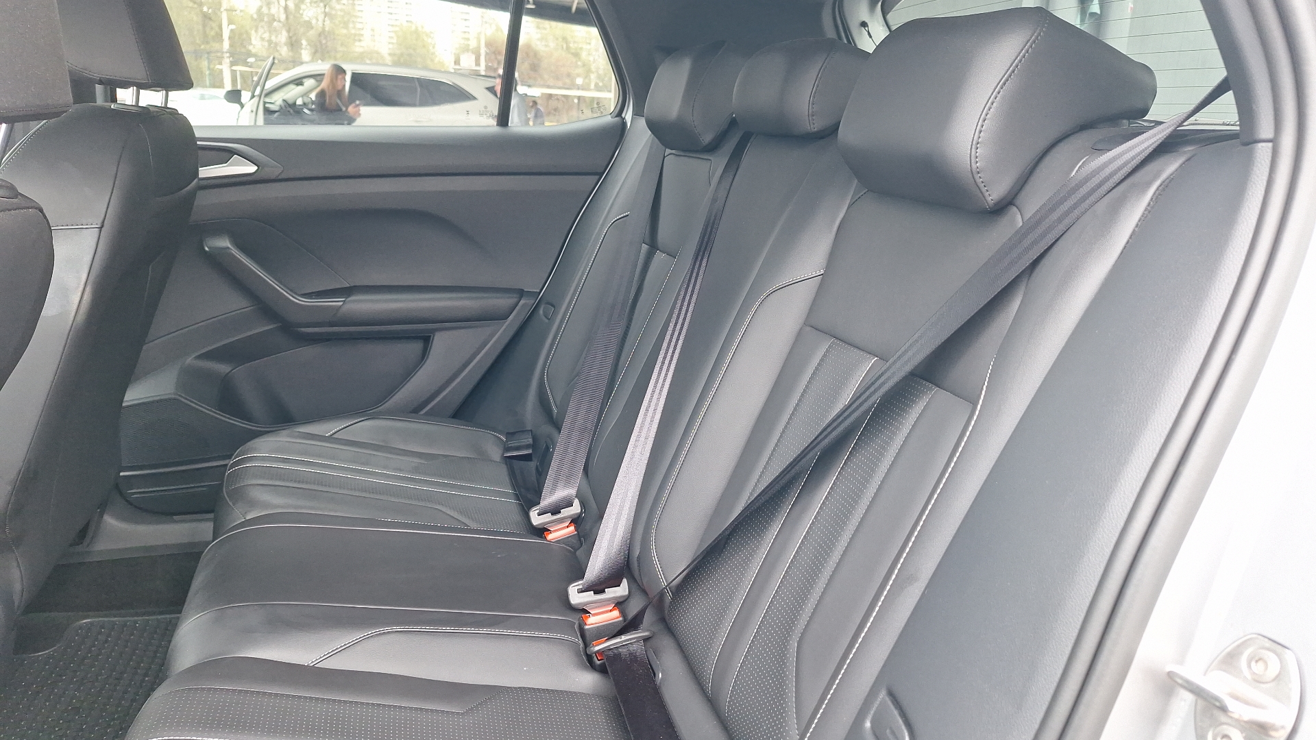 Volkswagen T-Cross — foto 13 de 15