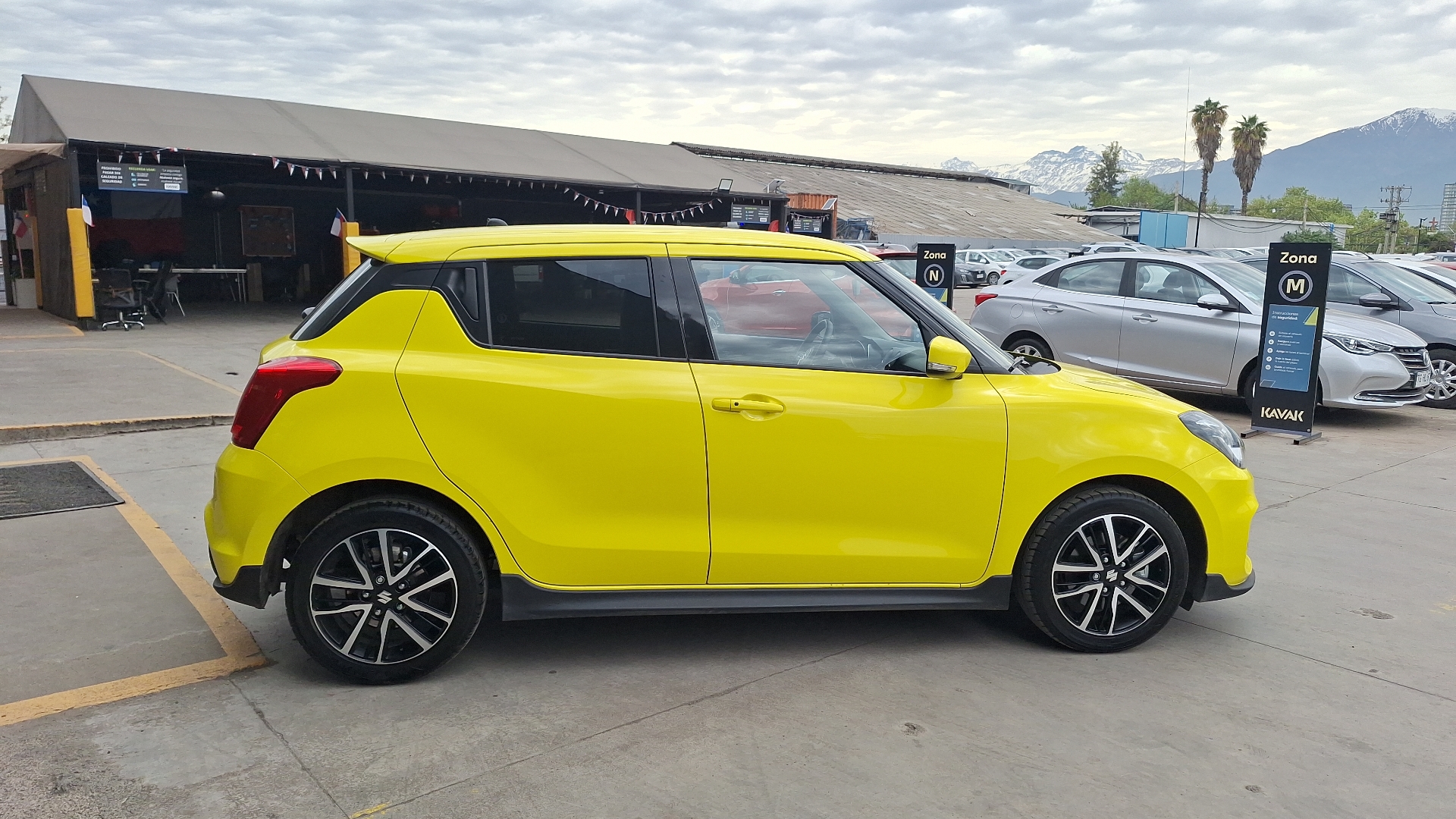 Suzuki Swift — foto 5 de 15