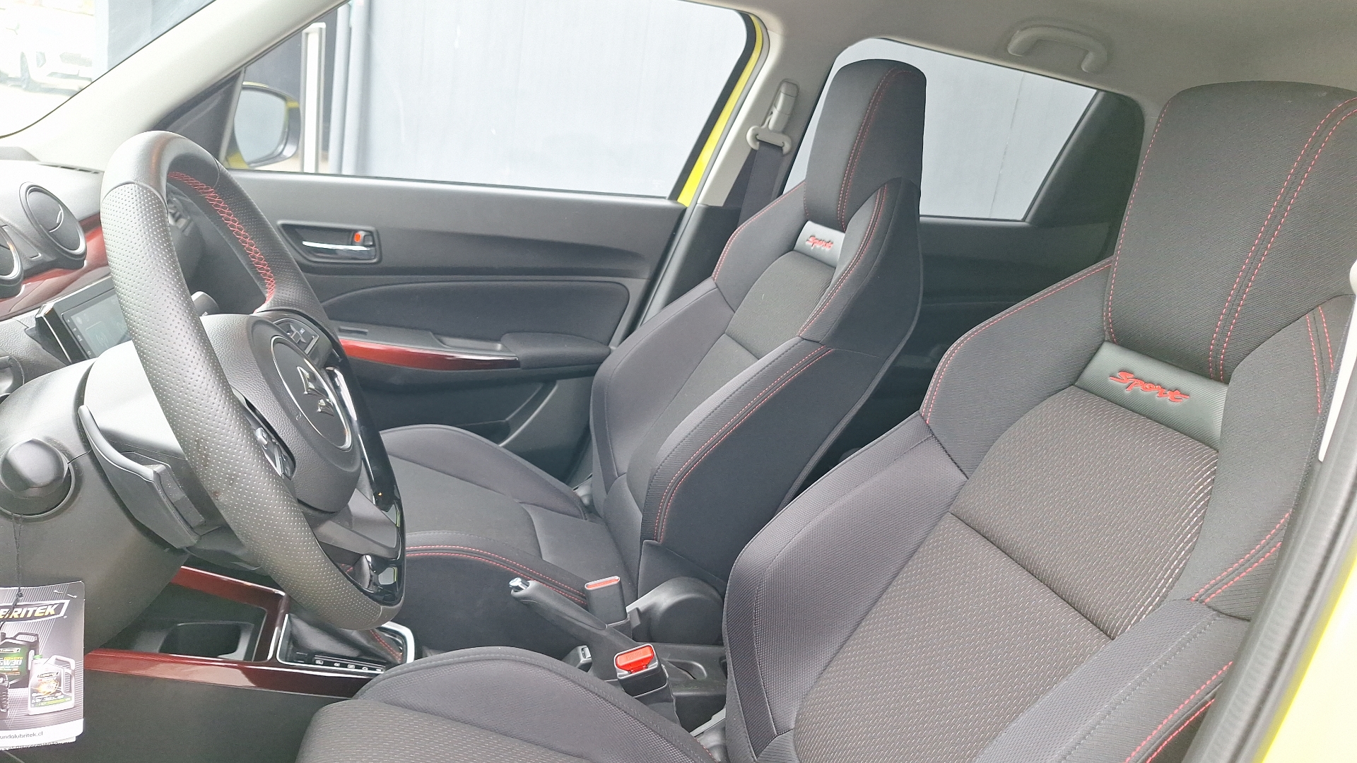 Suzuki Swift — foto 14 de 15
