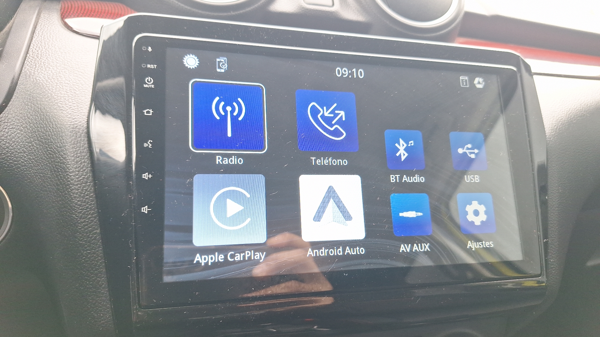 Suzuki Swift — foto 10 de 15