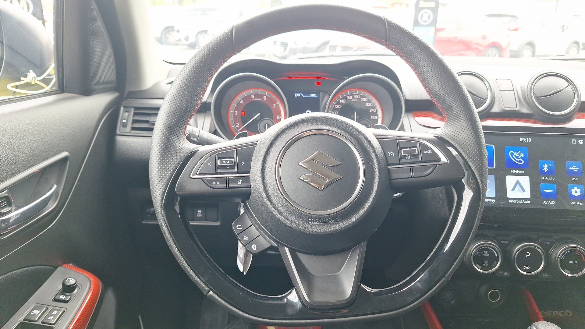 Suzuki Swift — foto 8 de 15
