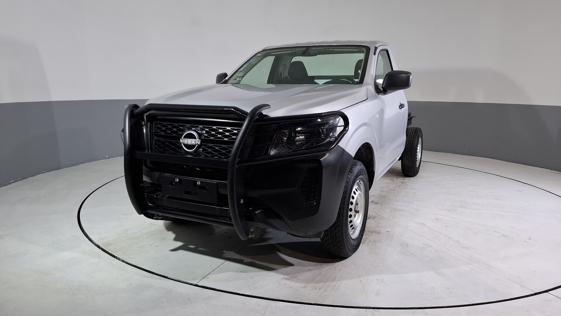 Nissan NP300 2025