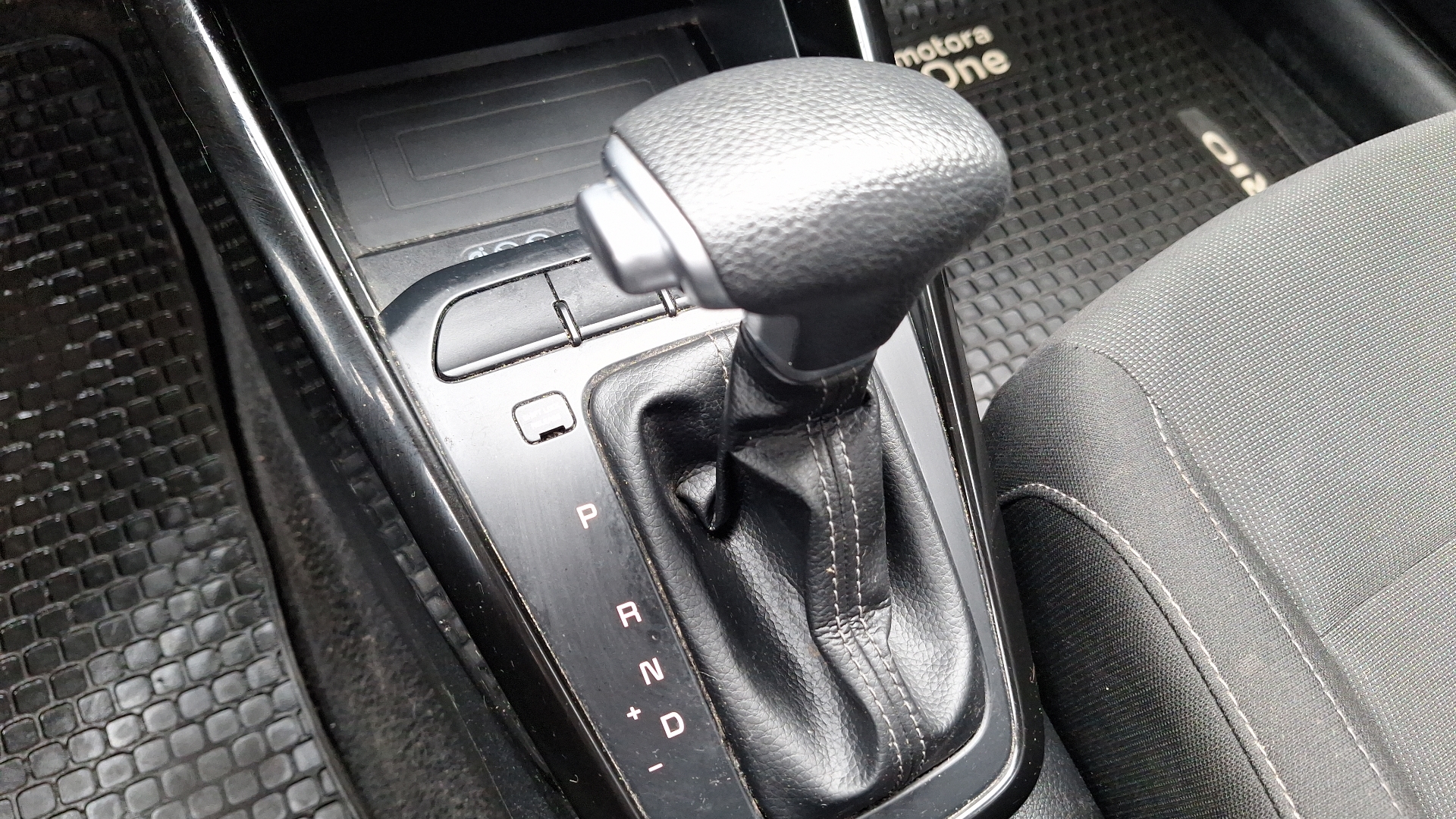 KIA Rio5 — foto 11 de 15