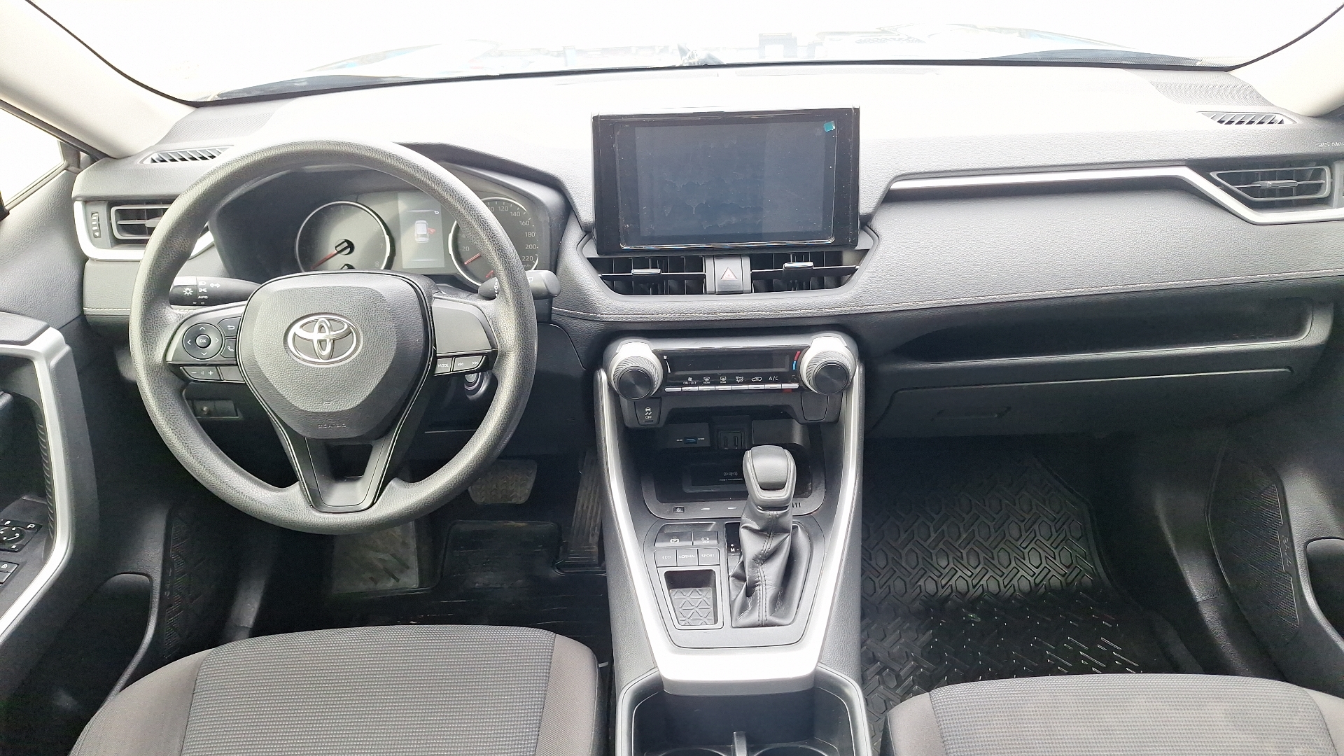 Toyota RAV4 — foto 6 de 15