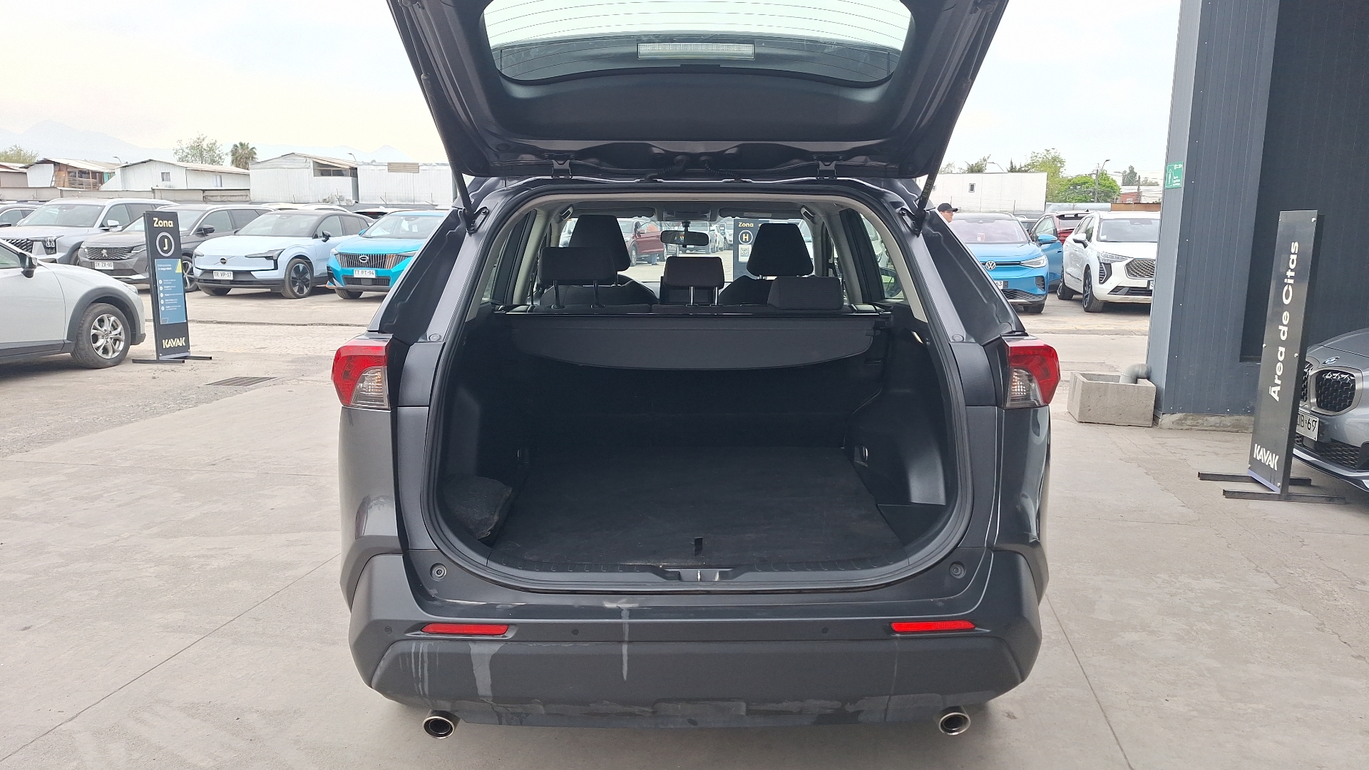 Toyota RAV4 — foto 4 de 15