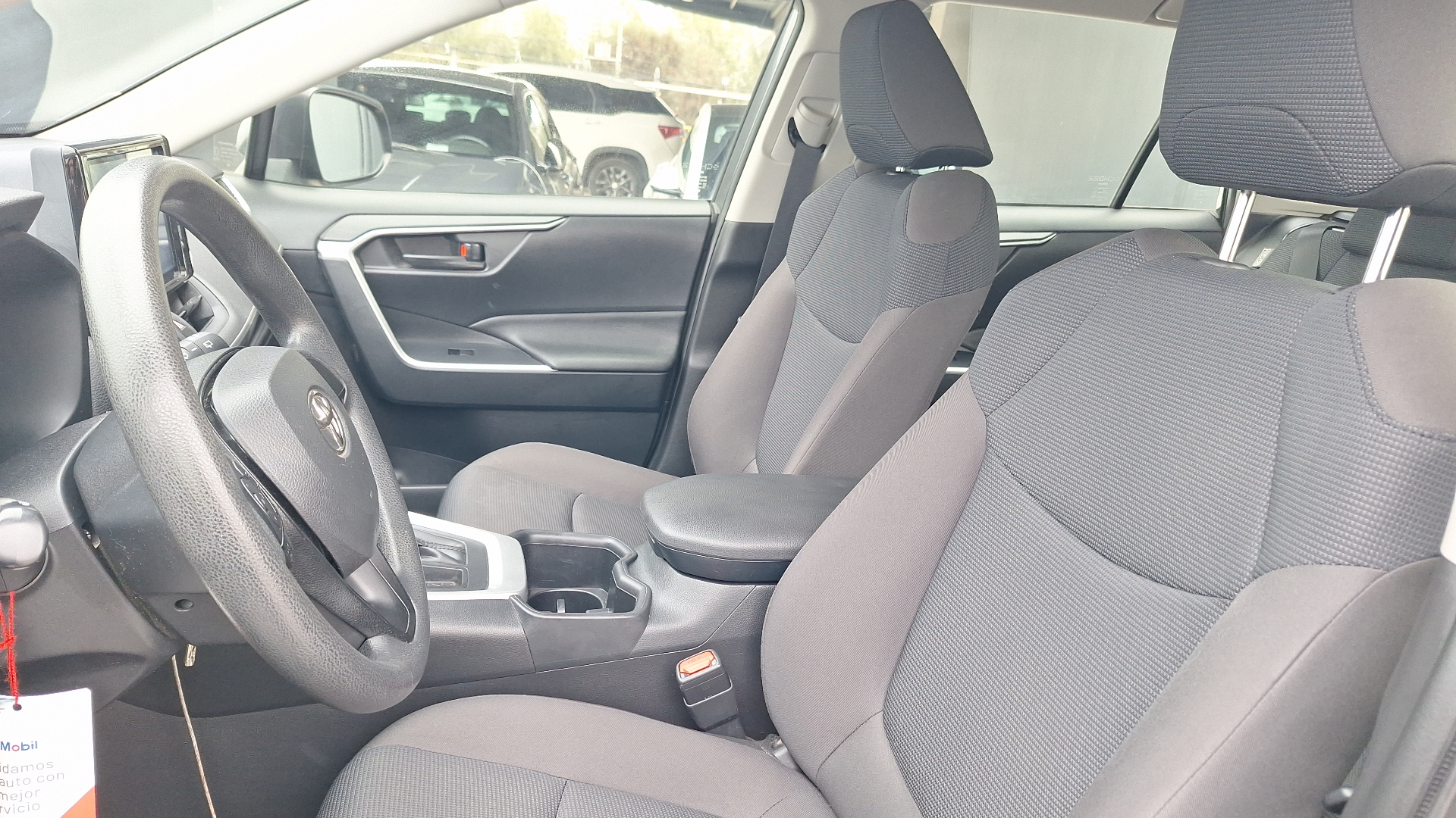 Toyota RAV4 — foto 14 de 15