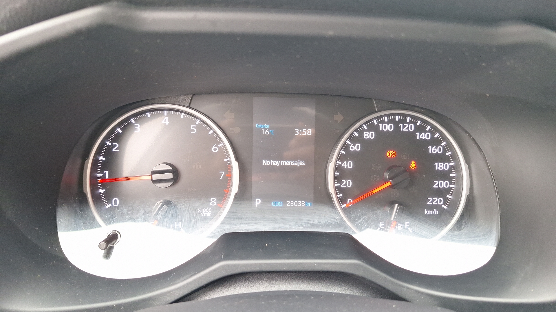 Toyota RAV4 — foto 9 de 15