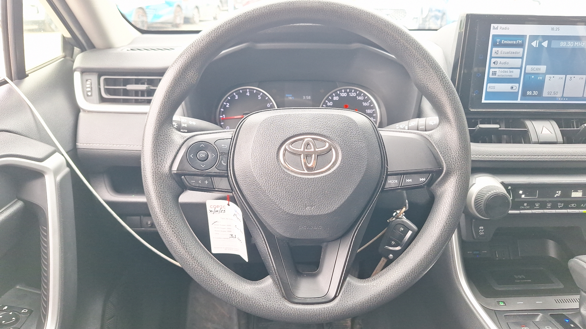 Toyota RAV4 — foto 8 de 15