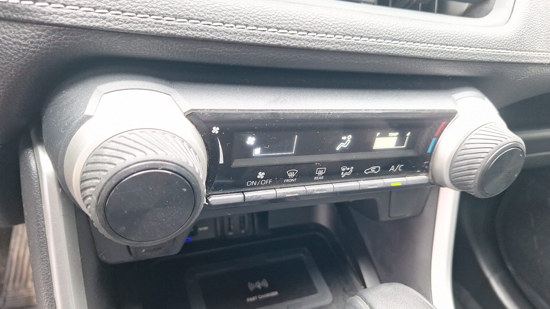 Toyota RAV4 — foto 15 de 15