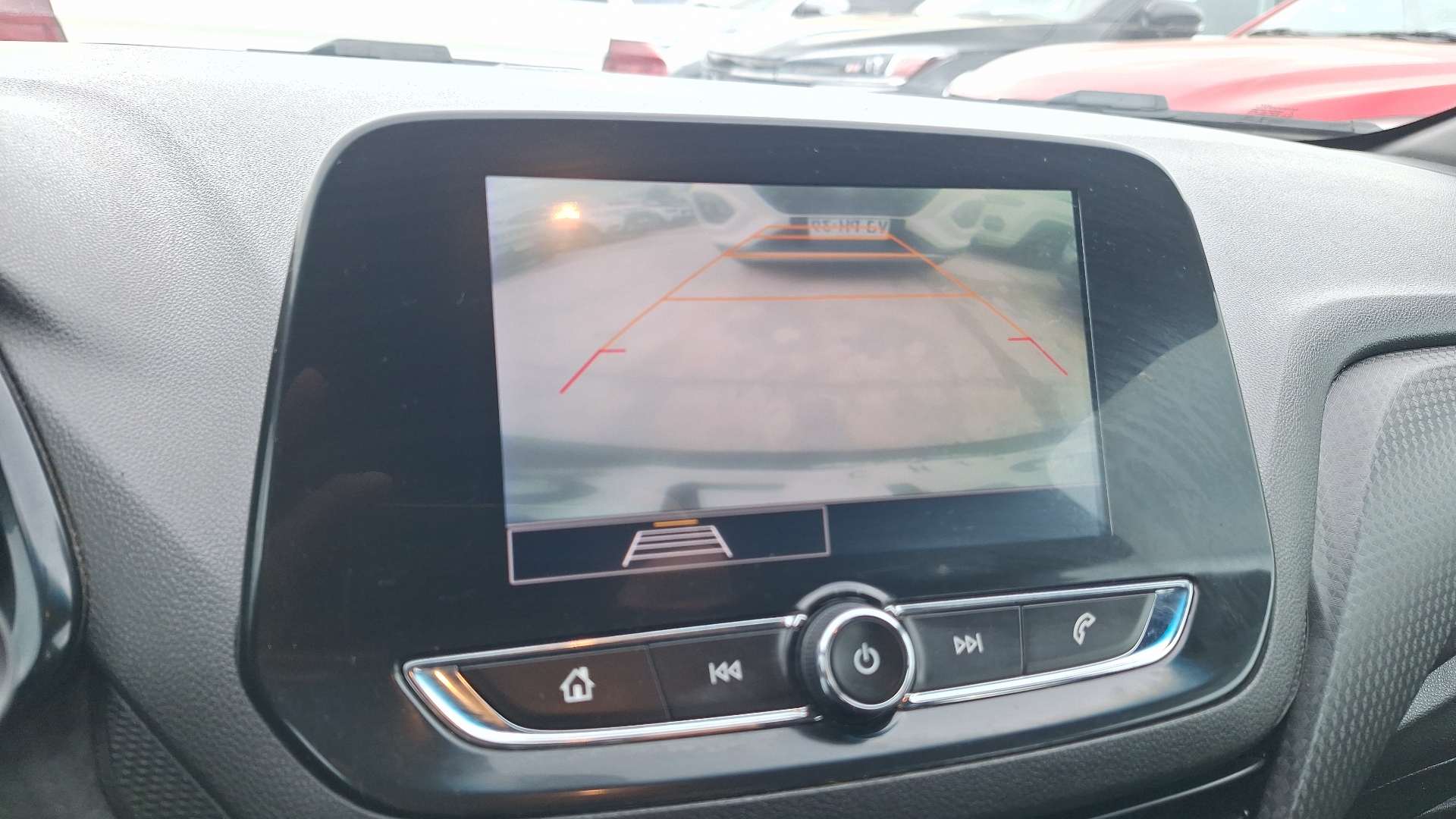 Chevrolet Onix — foto 12 de 15