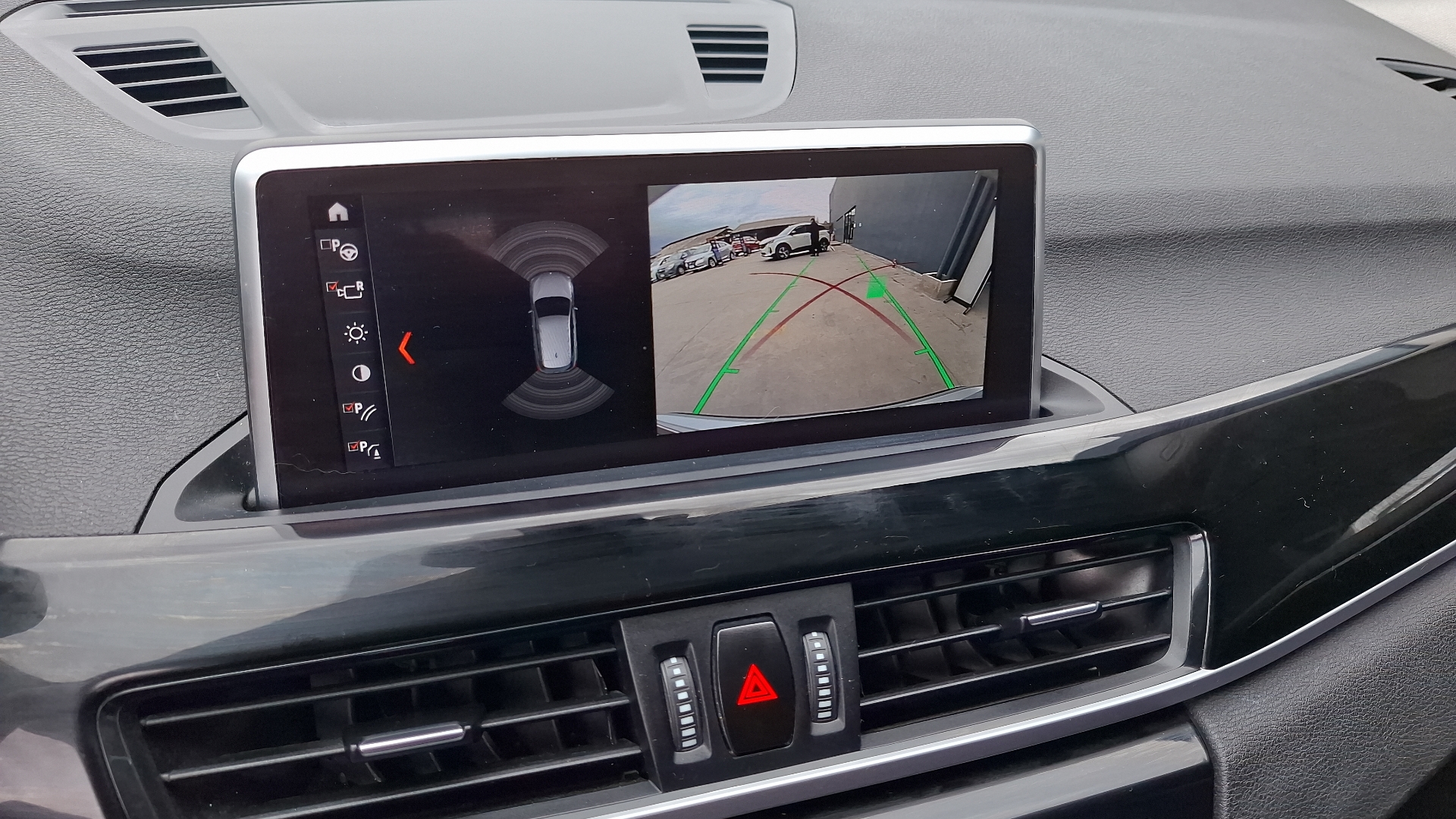BMW X1 — foto 12 de 15