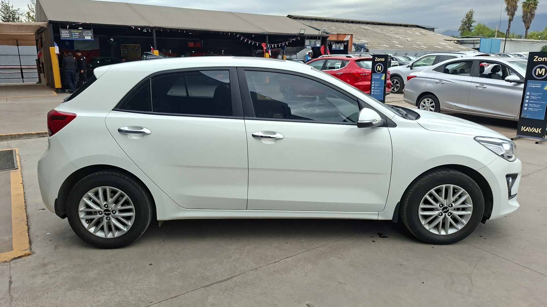 KIA Rio5 — foto 5 de 16