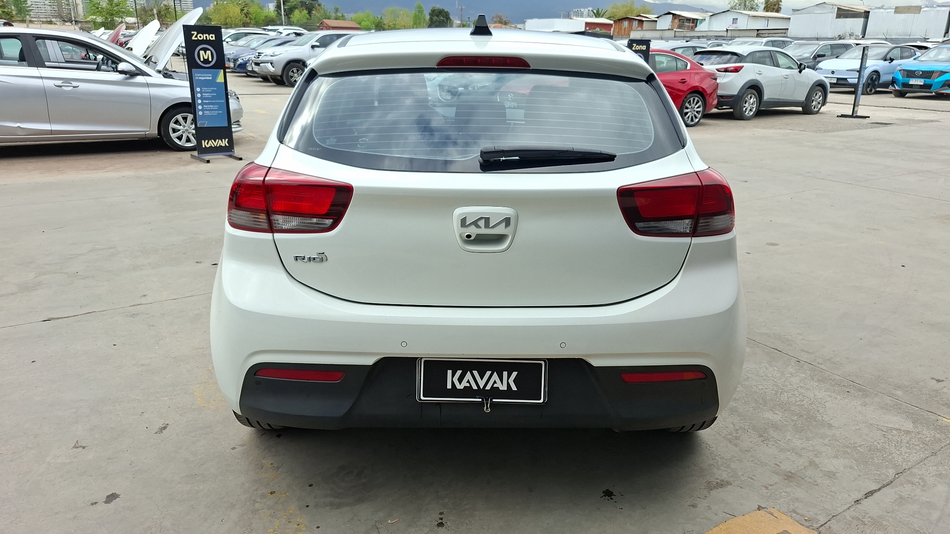 KIA Rio5 — foto 3 de 16