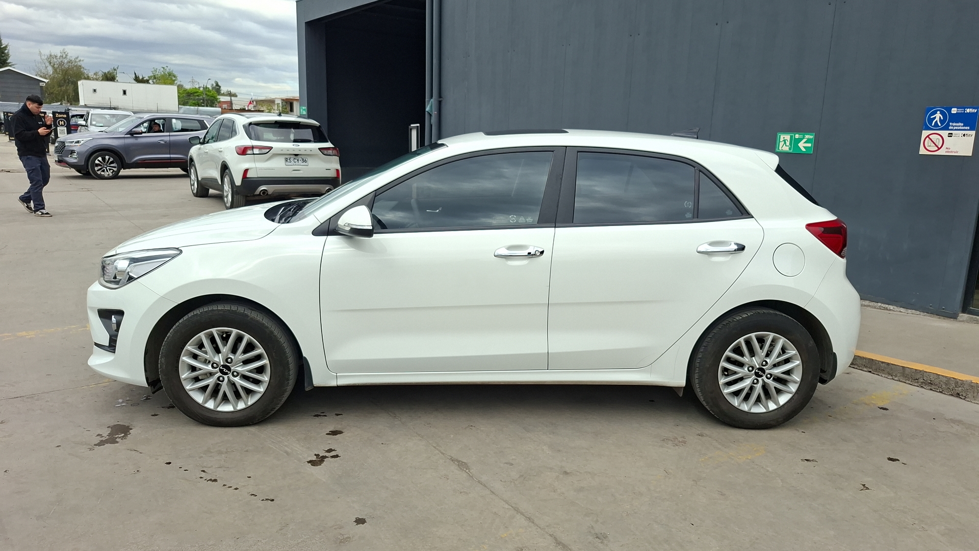 KIA Rio5 — foto 2 de 16