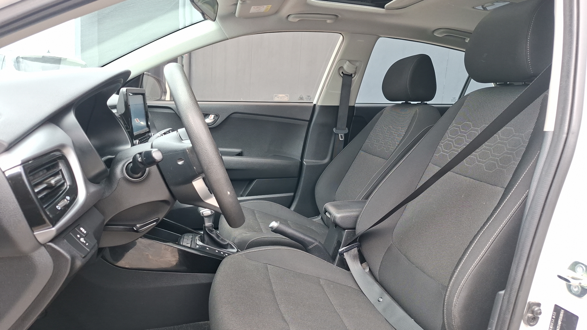 KIA Rio5 — foto 14 de 16