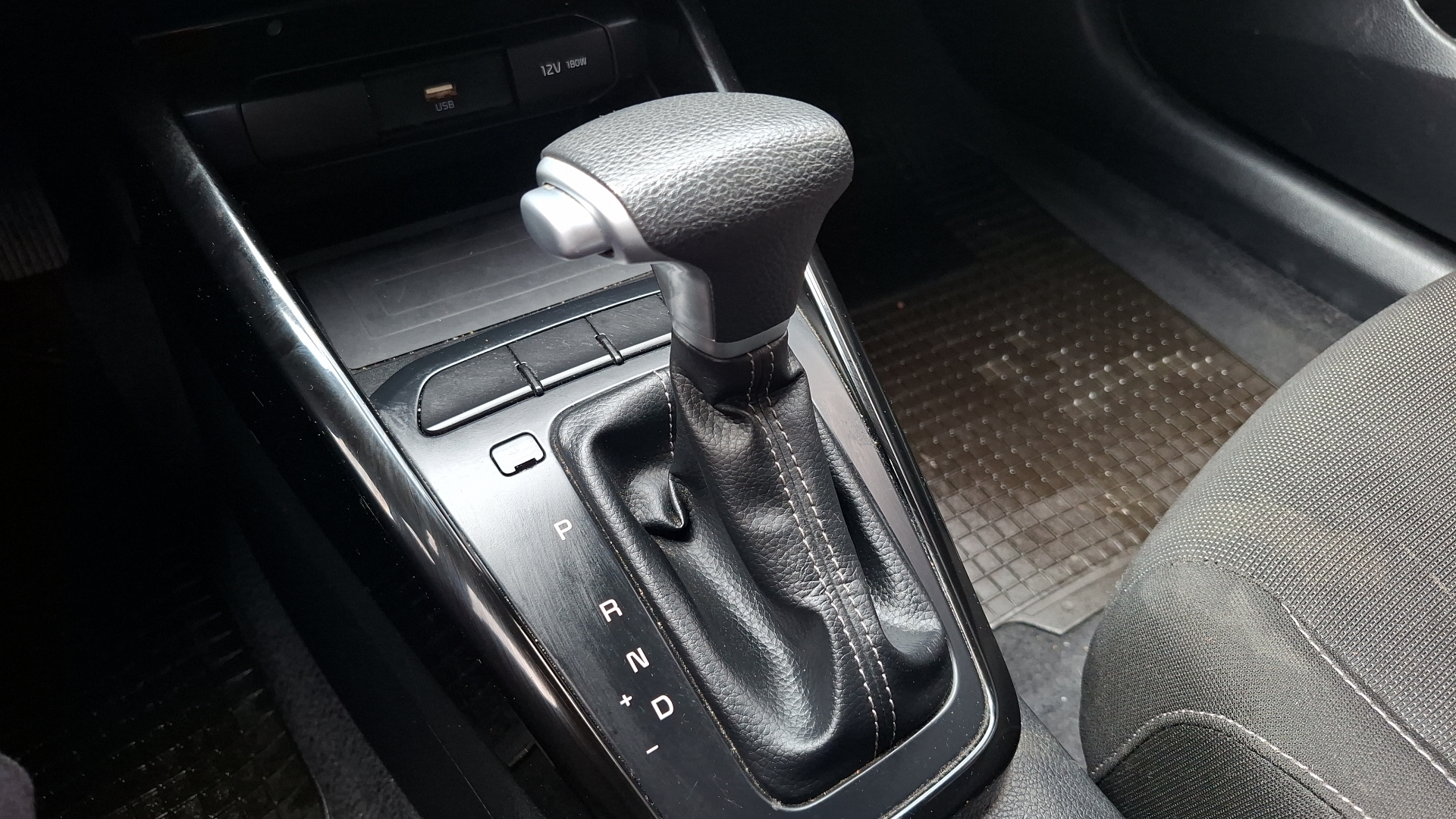 KIA Rio5 — foto 11 de 16