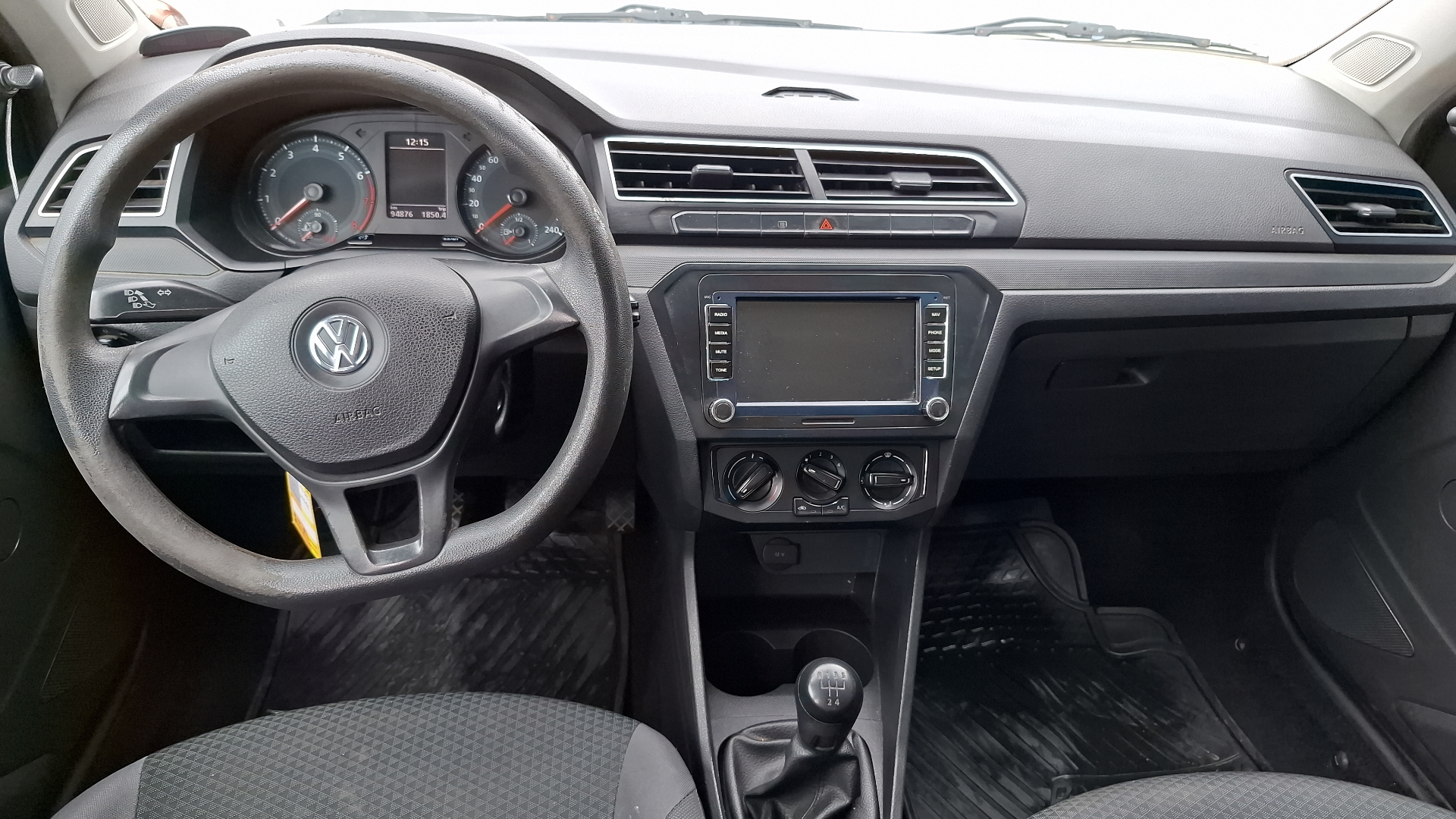 Volkswagen Voyage — foto 6 de 15